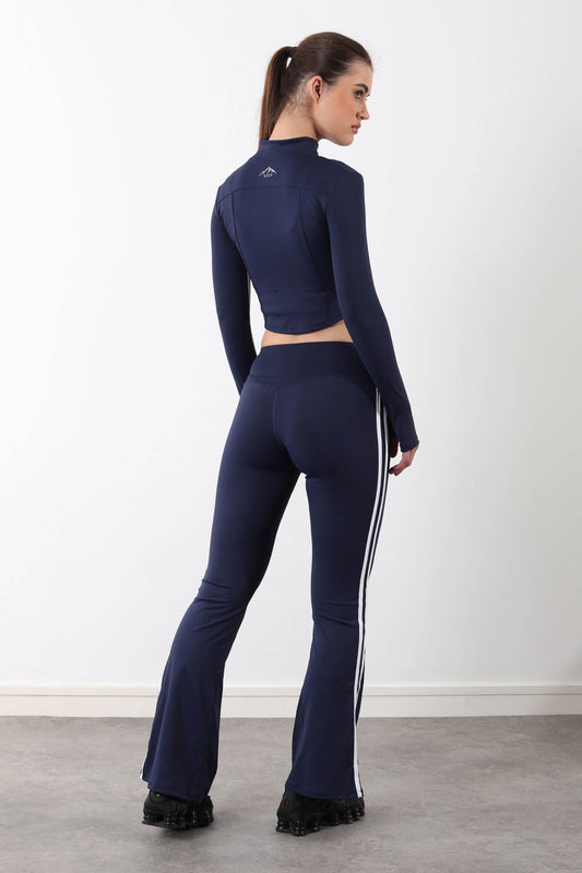 The District Set in Navy