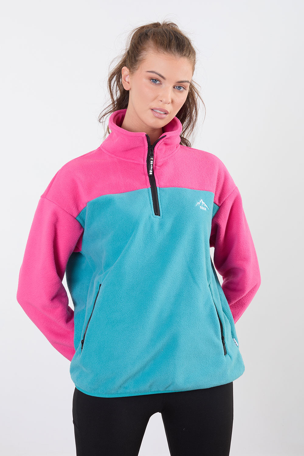 The Wander Fleece in Contrast teal