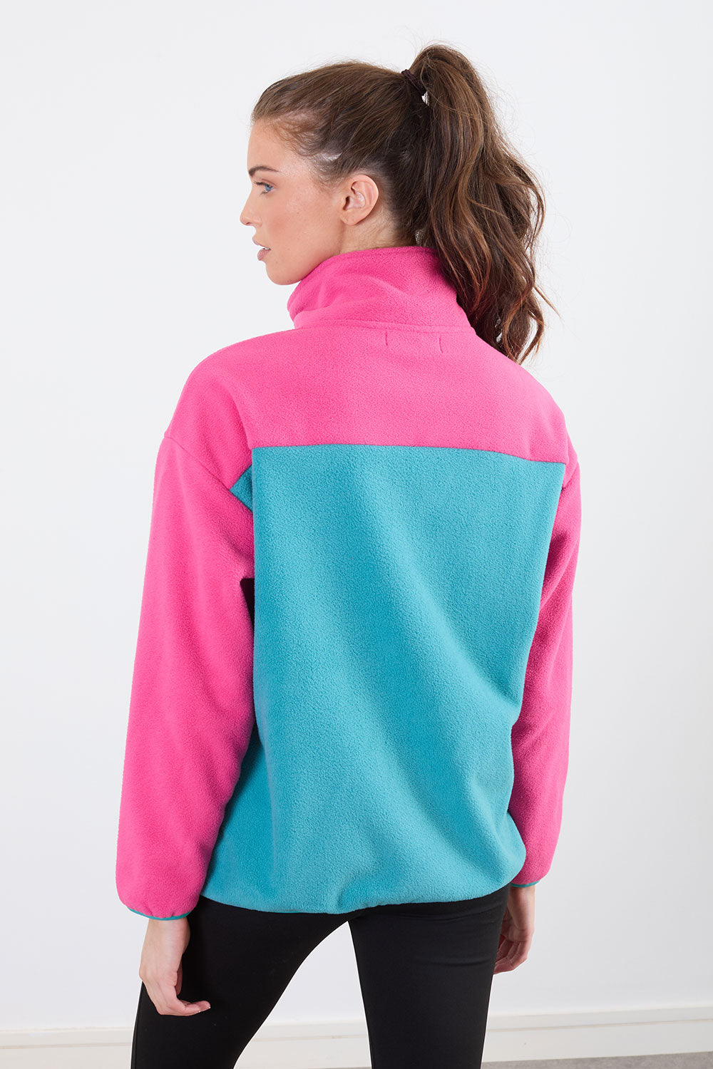 The Wander Fleece in Contrast teal