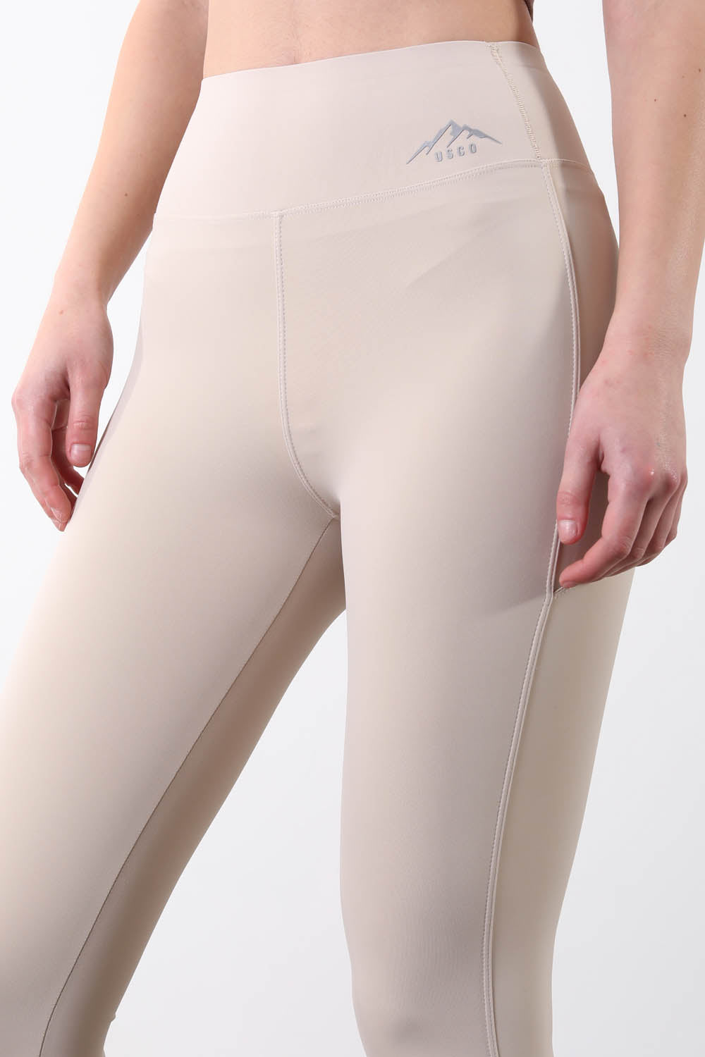 The strike Leggings in Apricot
