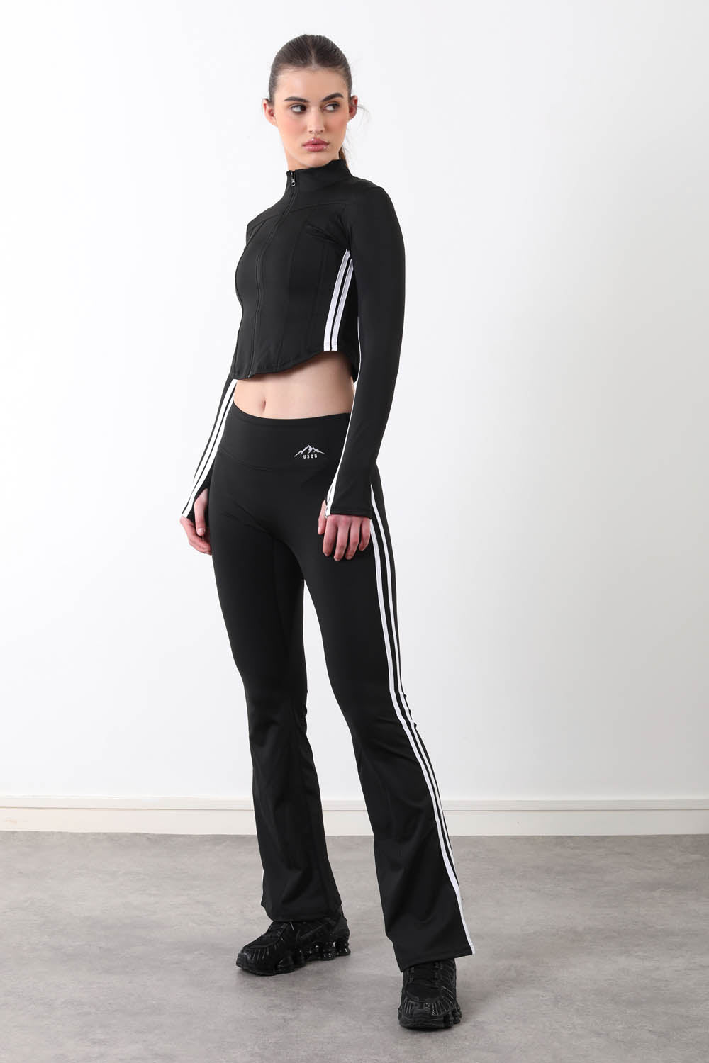 The District Set in Black