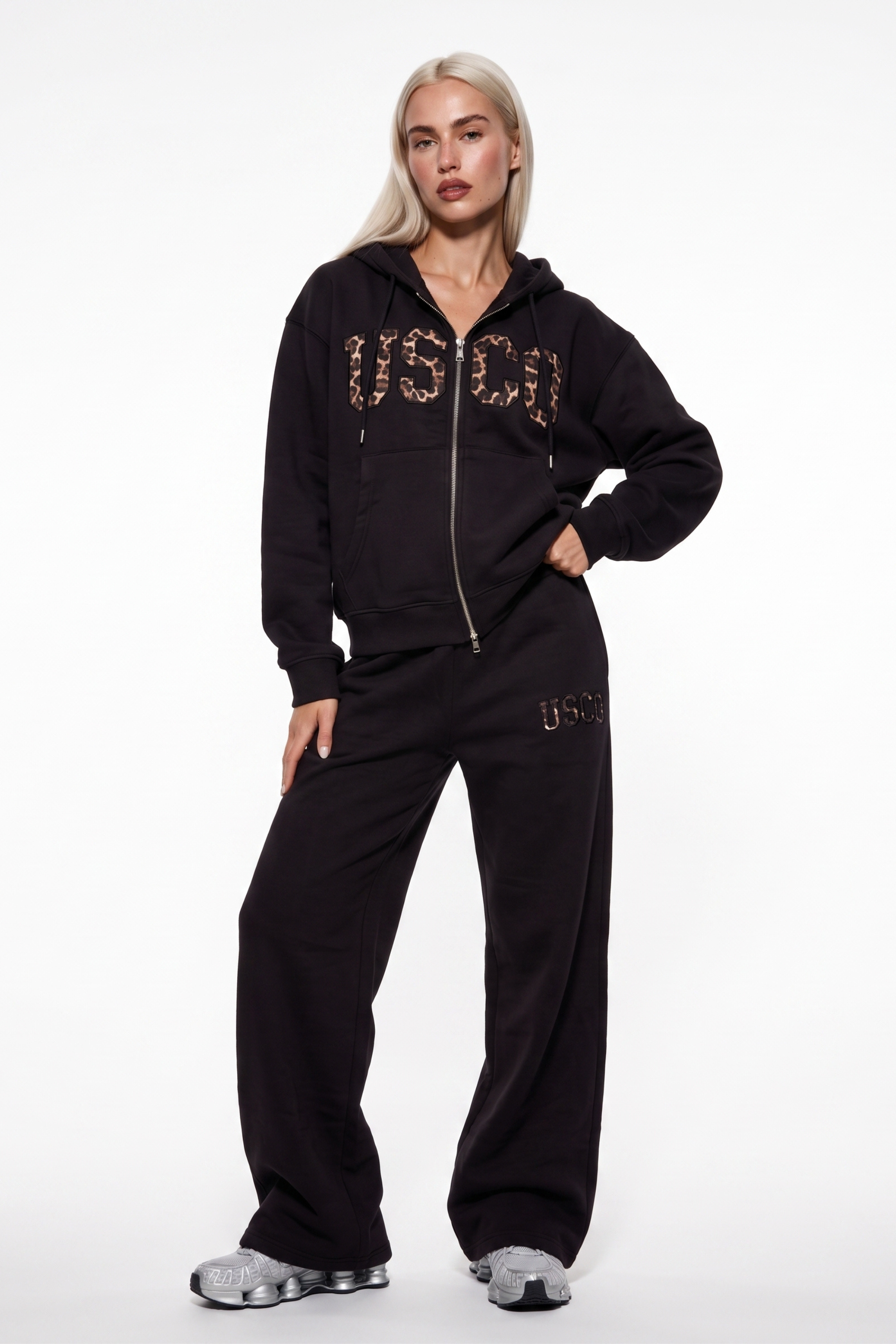THE UNTAMED TRACKSUIT IN BLACK