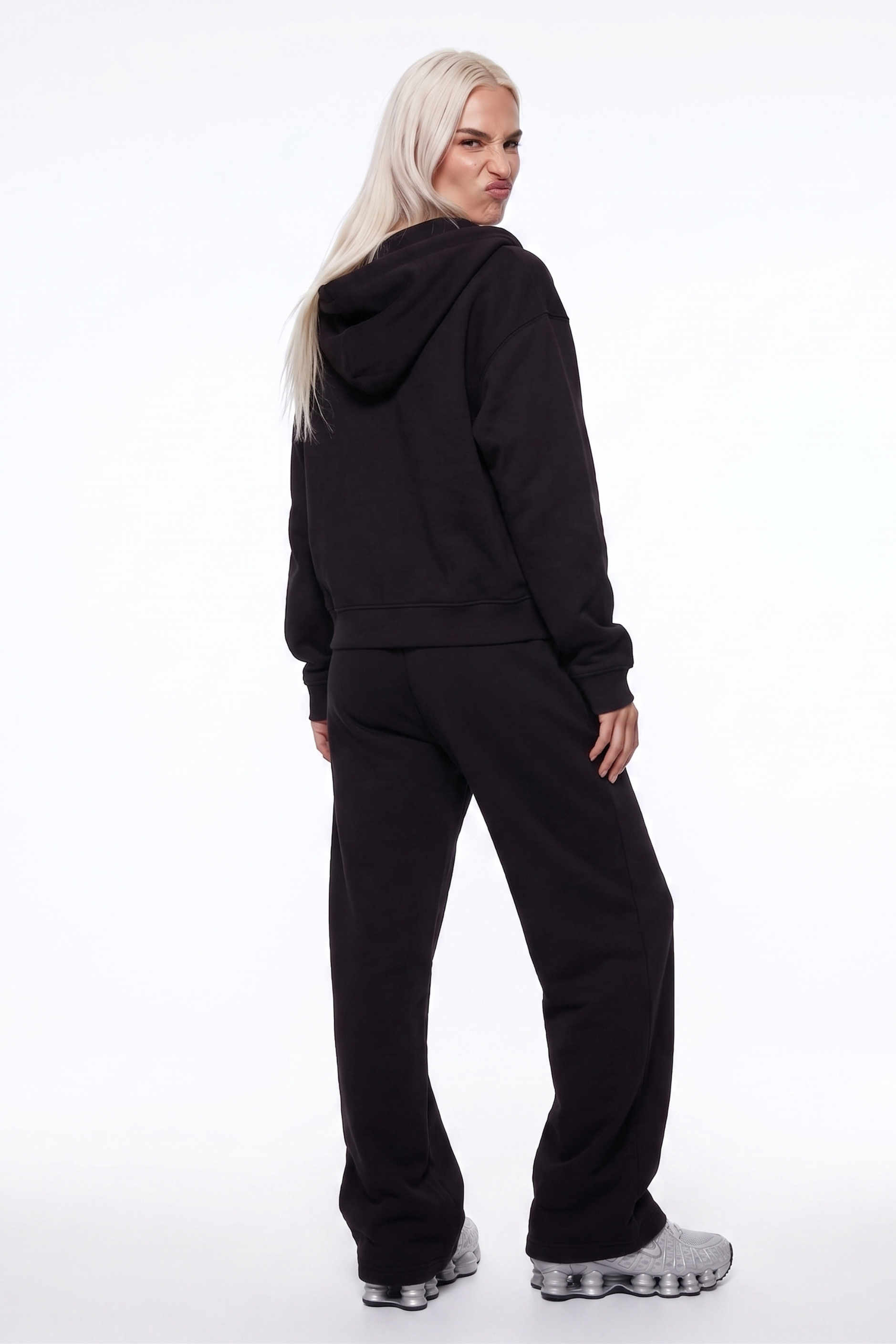 THE UNTAMED TRACKSUIT IN BLACK