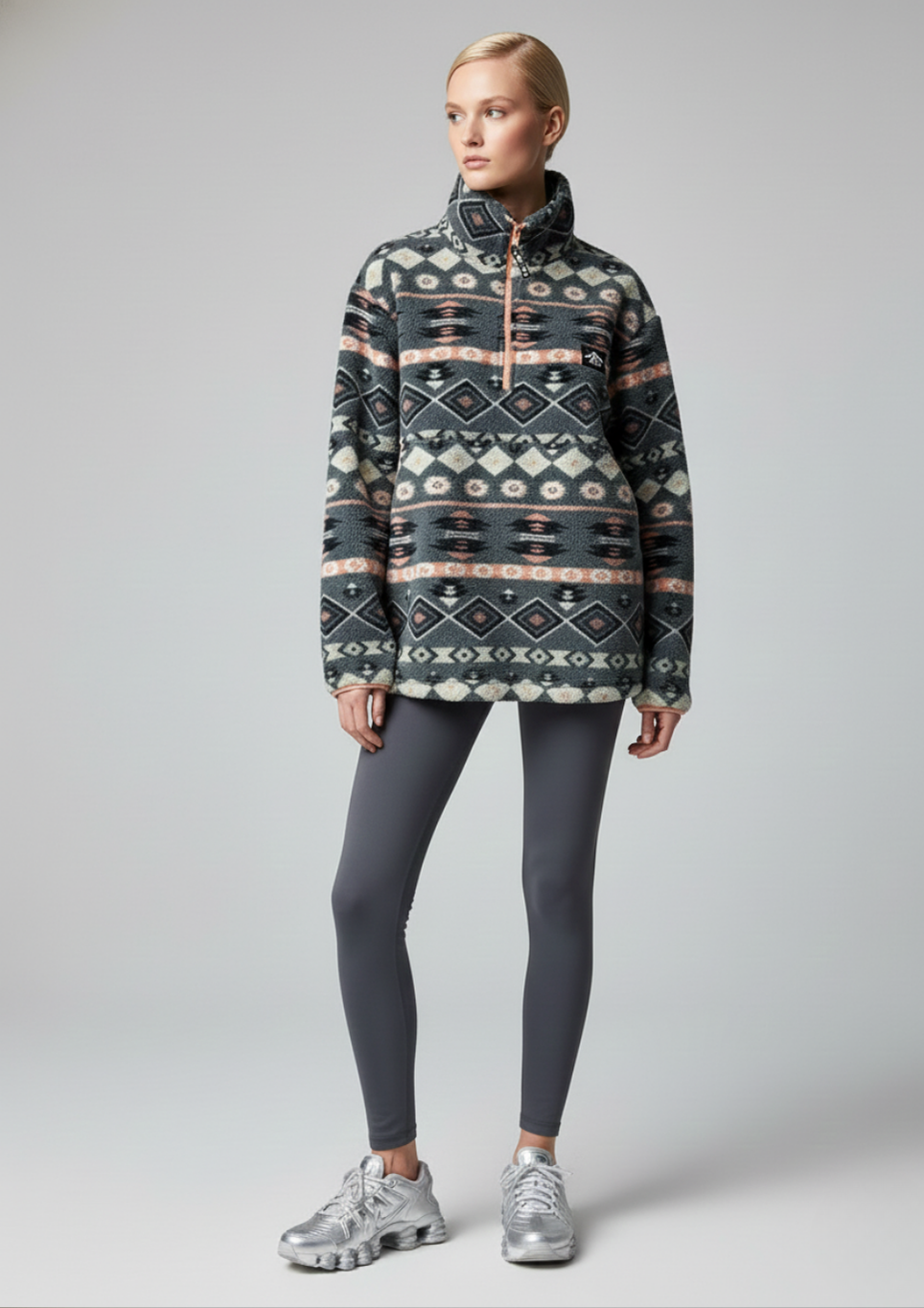 The Trek fleece in Grey/Pink Aztec