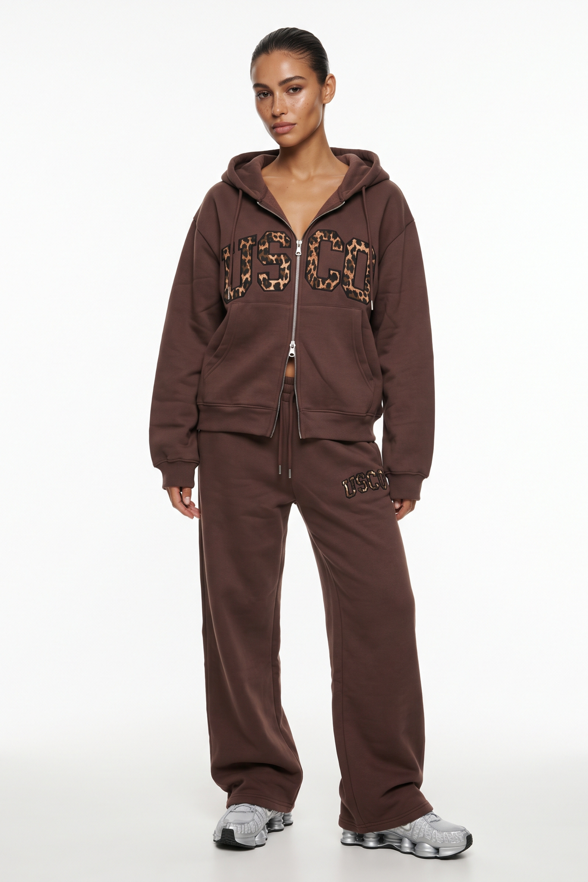 THE UNTAMED TRACKSUIT IN BROWN