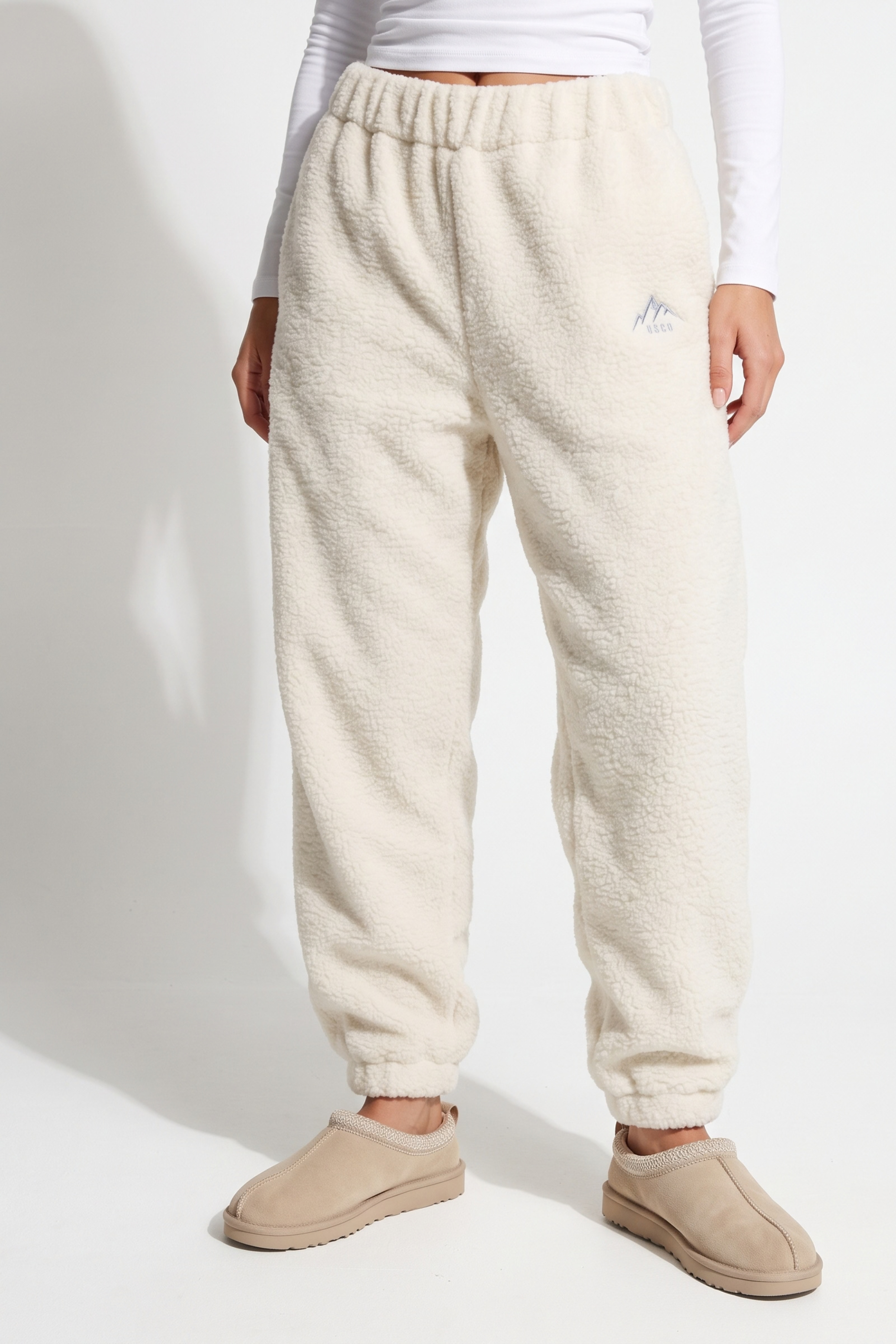 THE VAULT JOGGERS IN CREAM