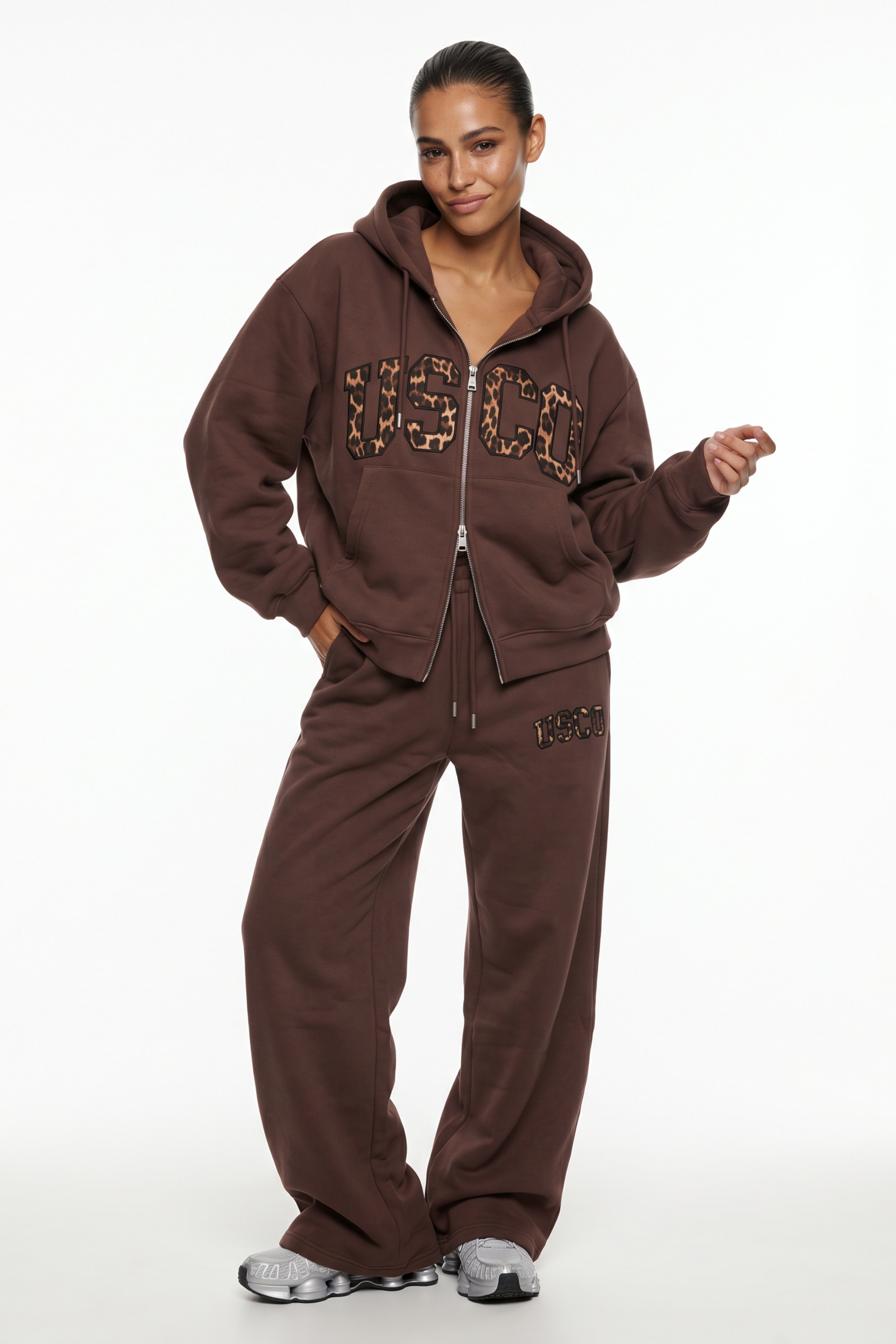 THE UNTAMED TRACKSUIT IN BROWN