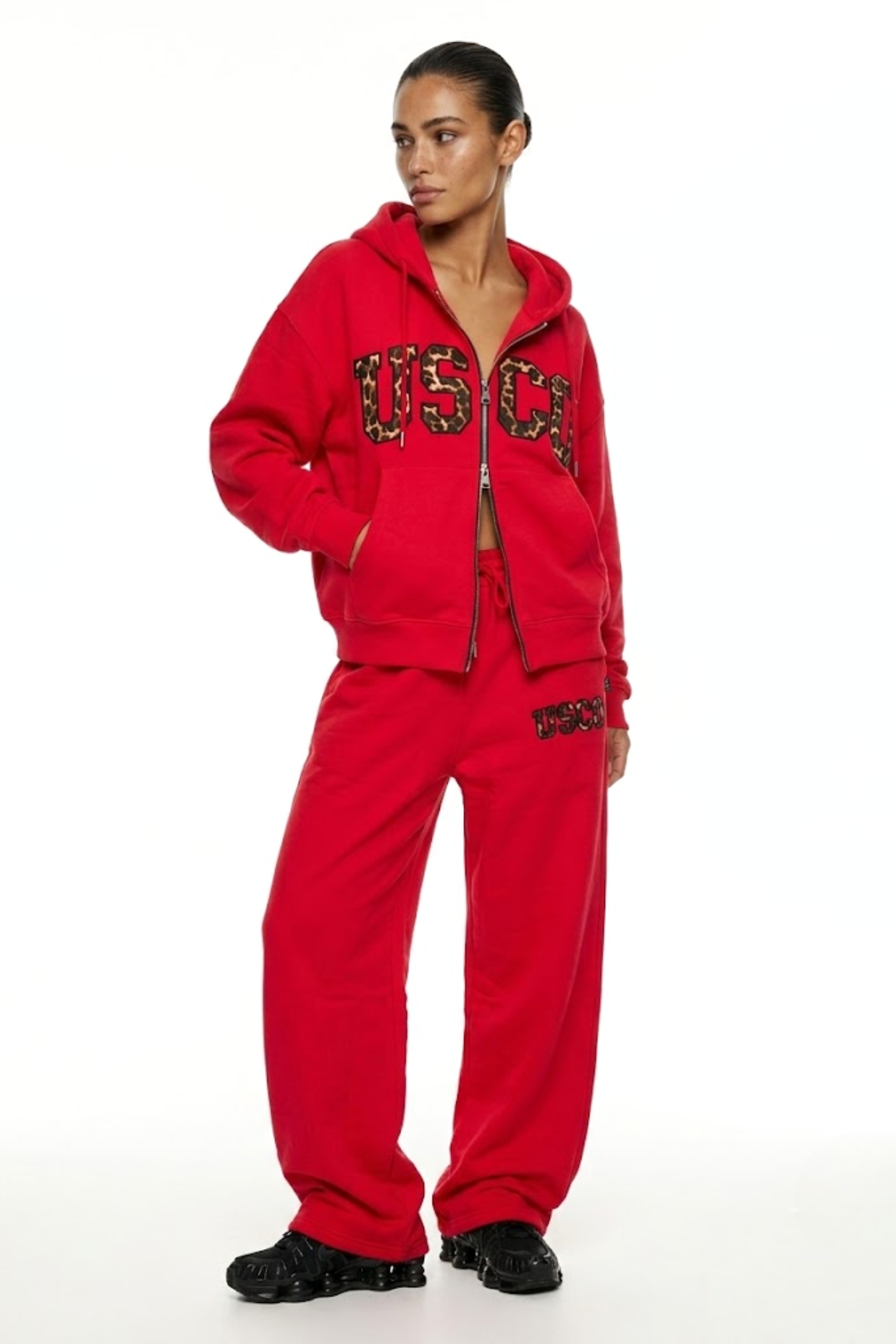 THE UNTAMED TRACKSUIT IN RED