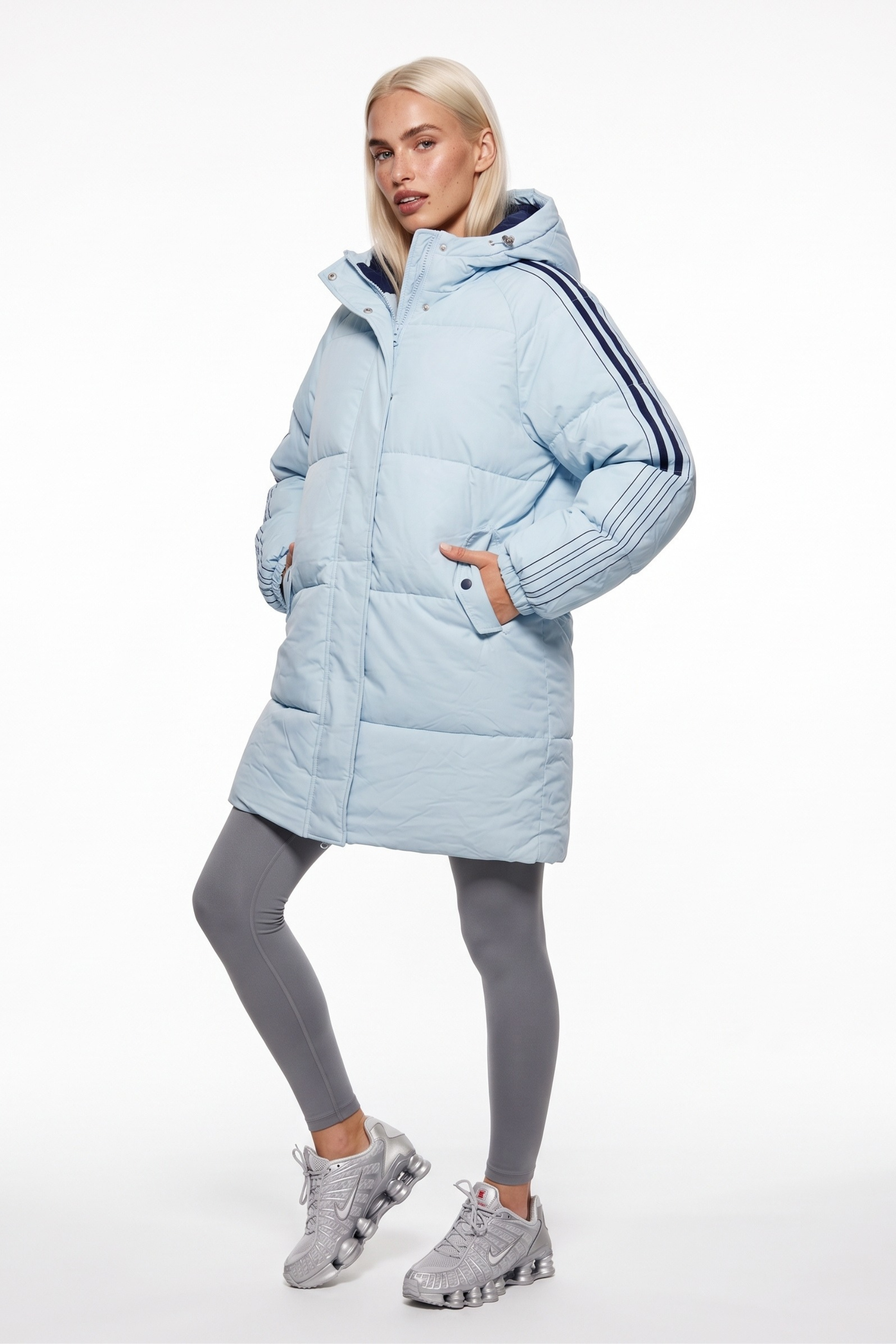 THE POLAR LONGLINE PUFFER JACKET IN BLUE