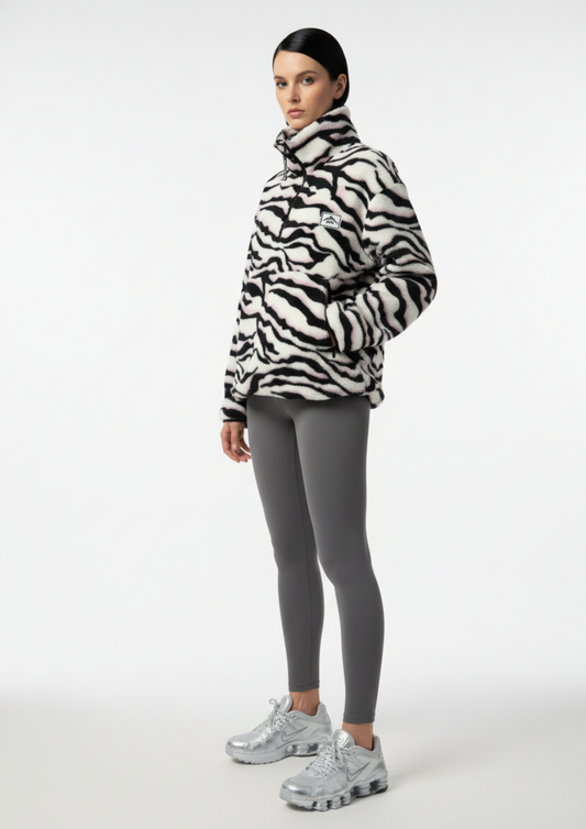 The Trek fleece in Zebra
