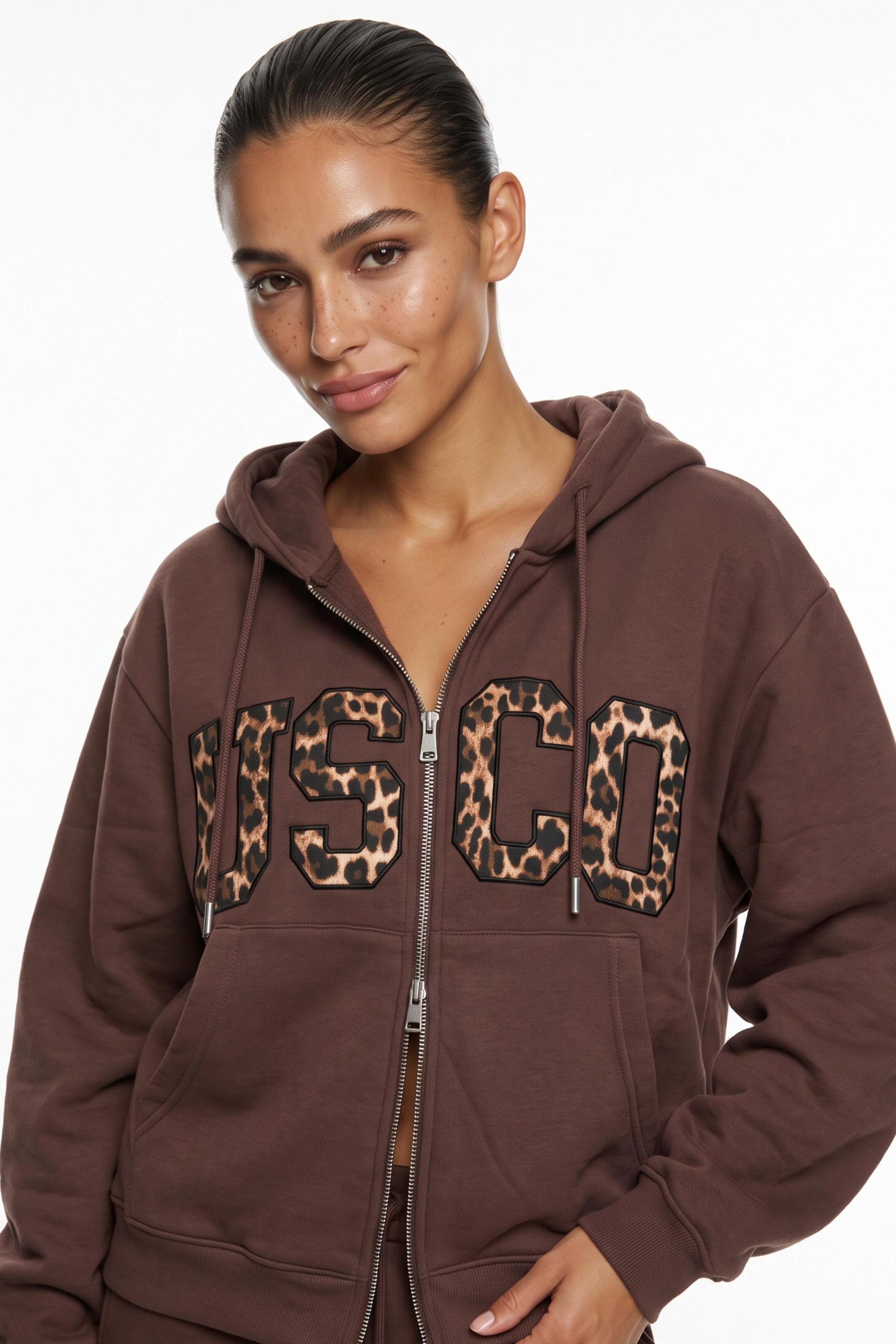 THE UNTAMED TRACKSUIT IN BROWN