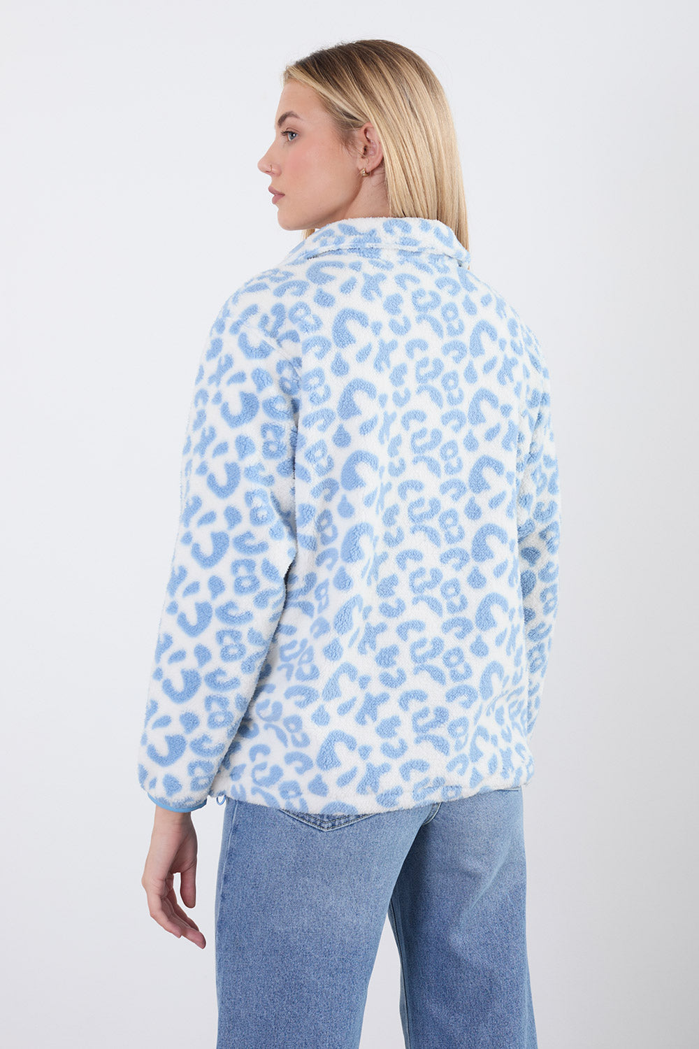 The Trek fleece in Blue leopard