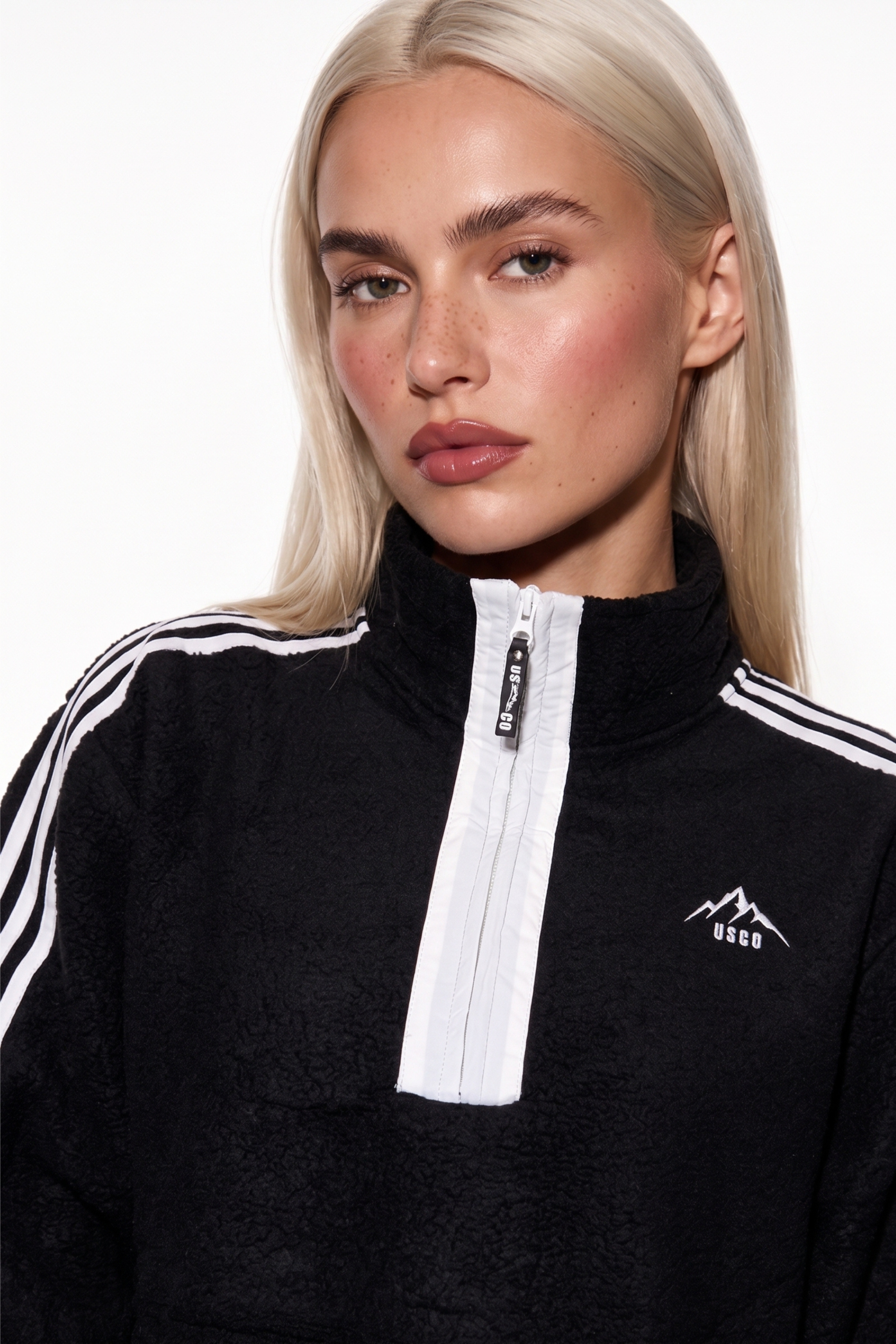 THE VECTOR FLEECE IN BLACK