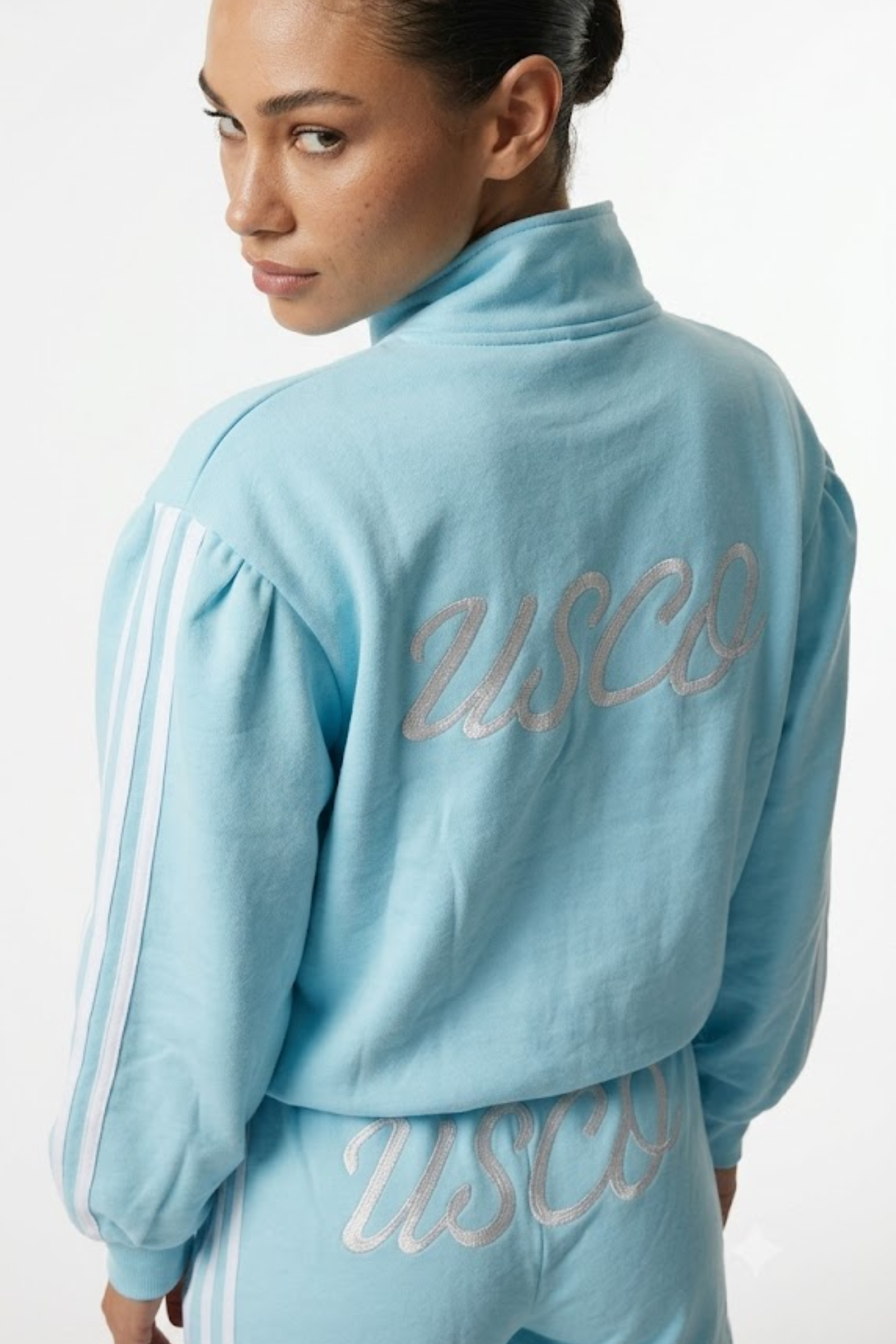 THE BLOSSOM SHORT SET IN SKY