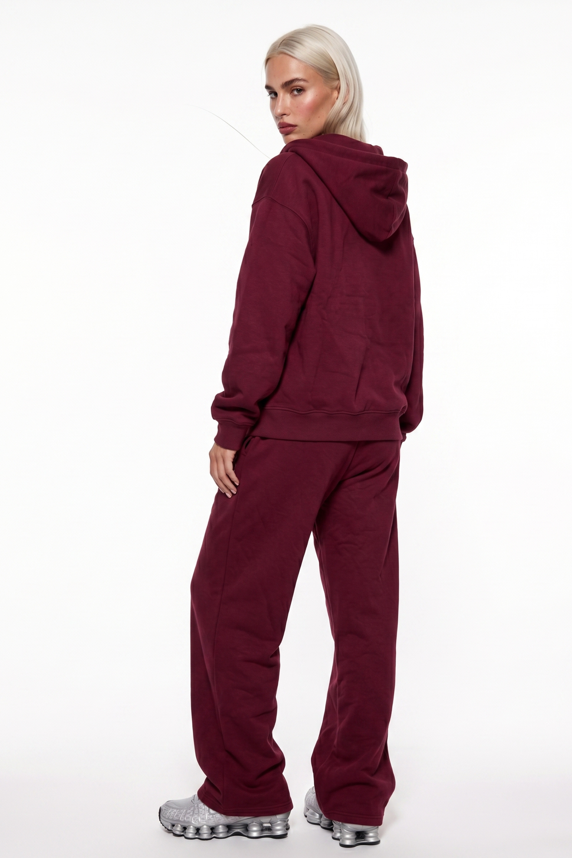 THE UNTAMED TRACKSUIT IN BURGUNDY