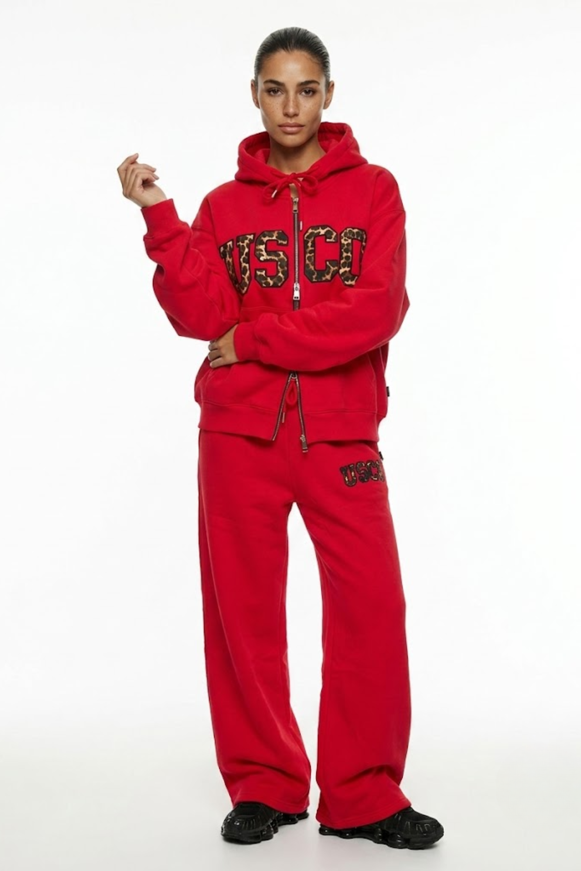 THE UNTAMED TRACKSUIT IN RED