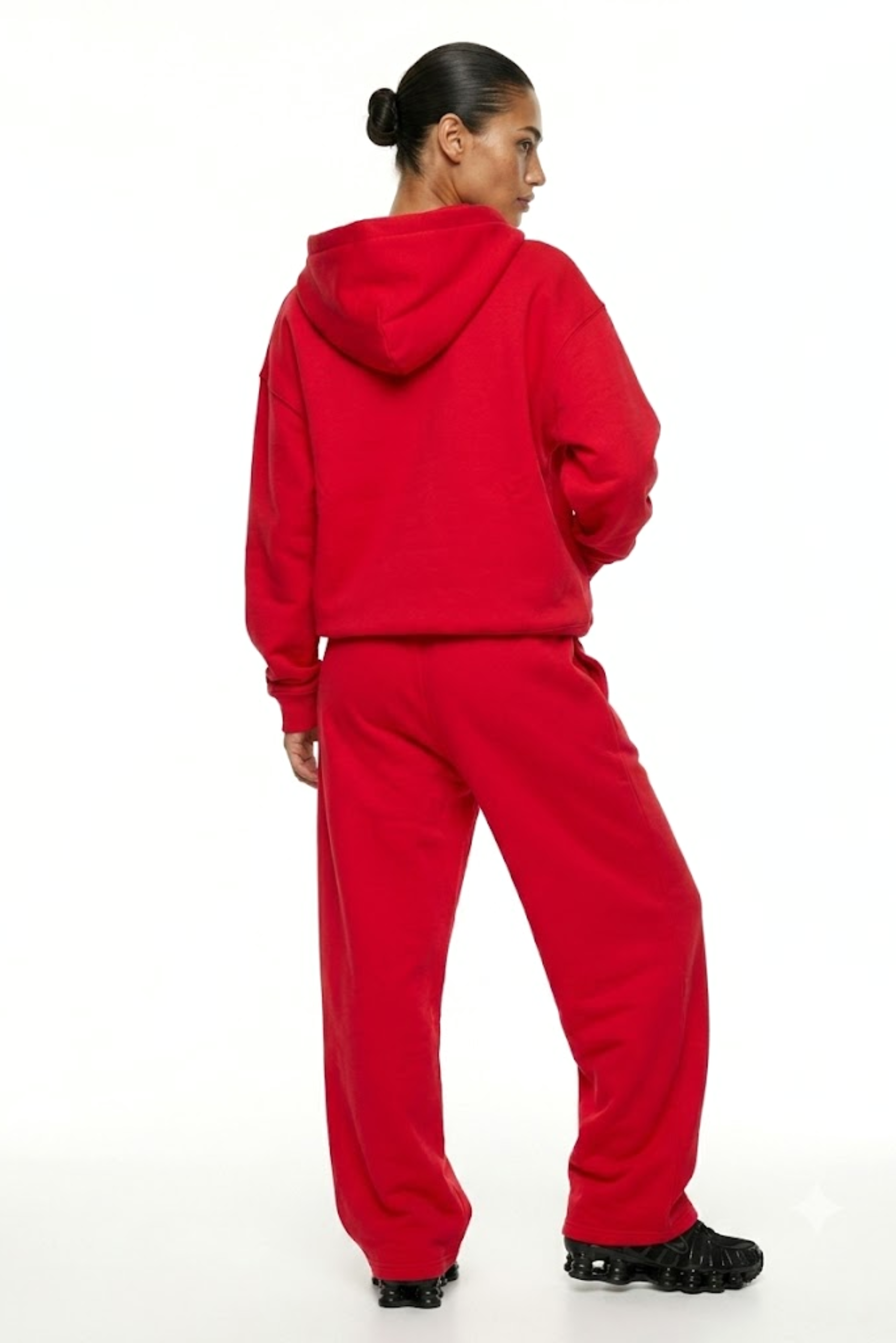 THE UNTAMED TRACKSUIT IN RED
