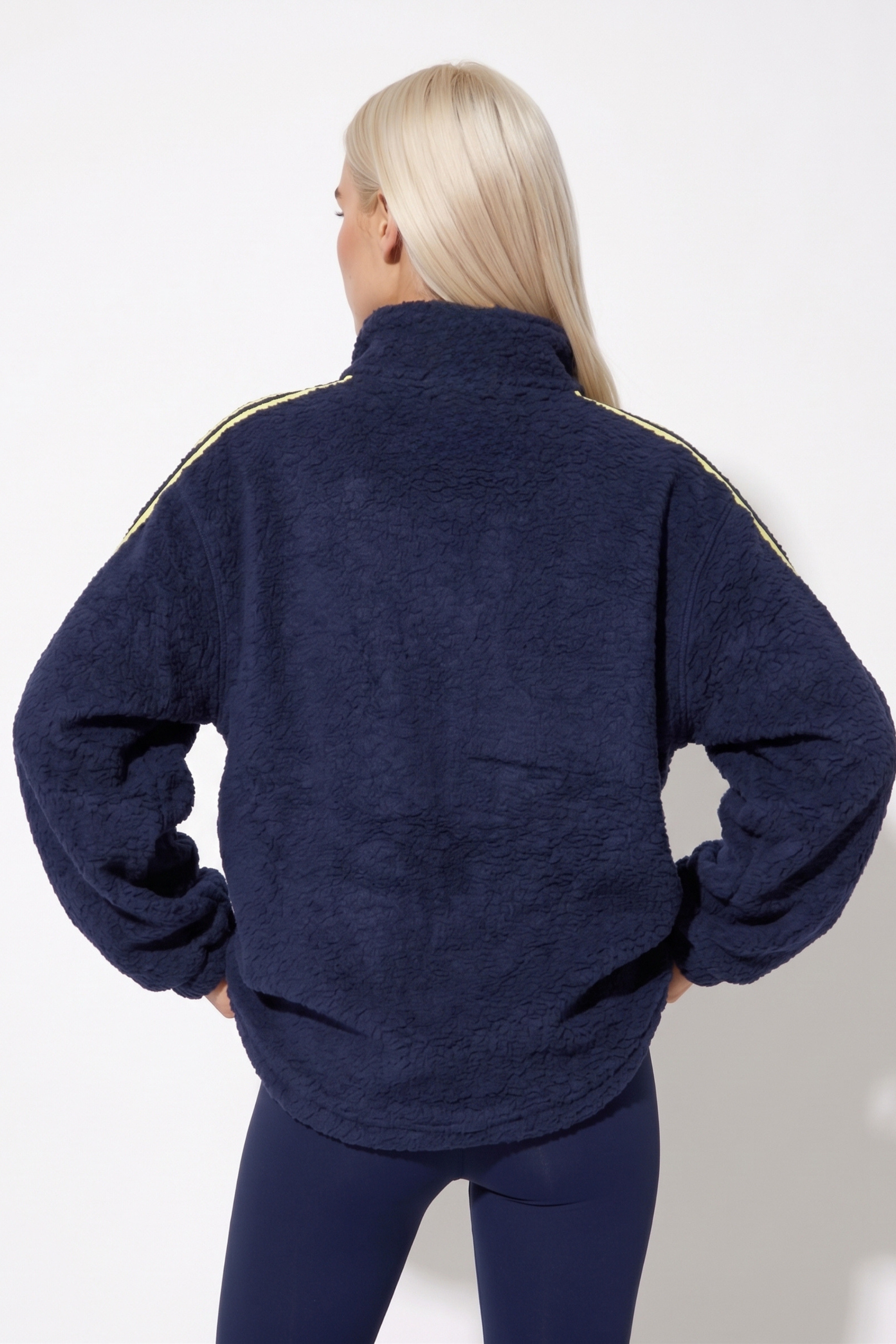 THE VECTOR FLEECE IN NAVY