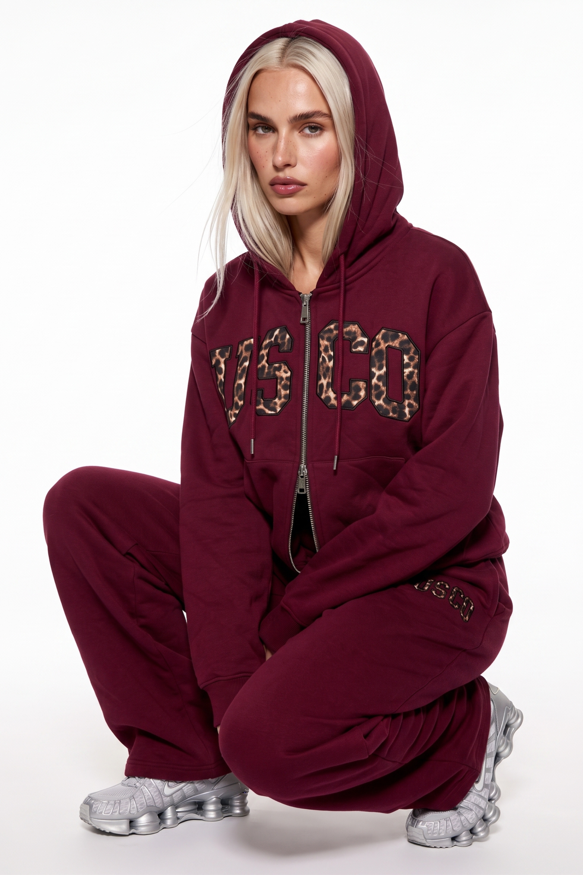 THE UNTAMED TRACKSUIT IN BURGUNDY