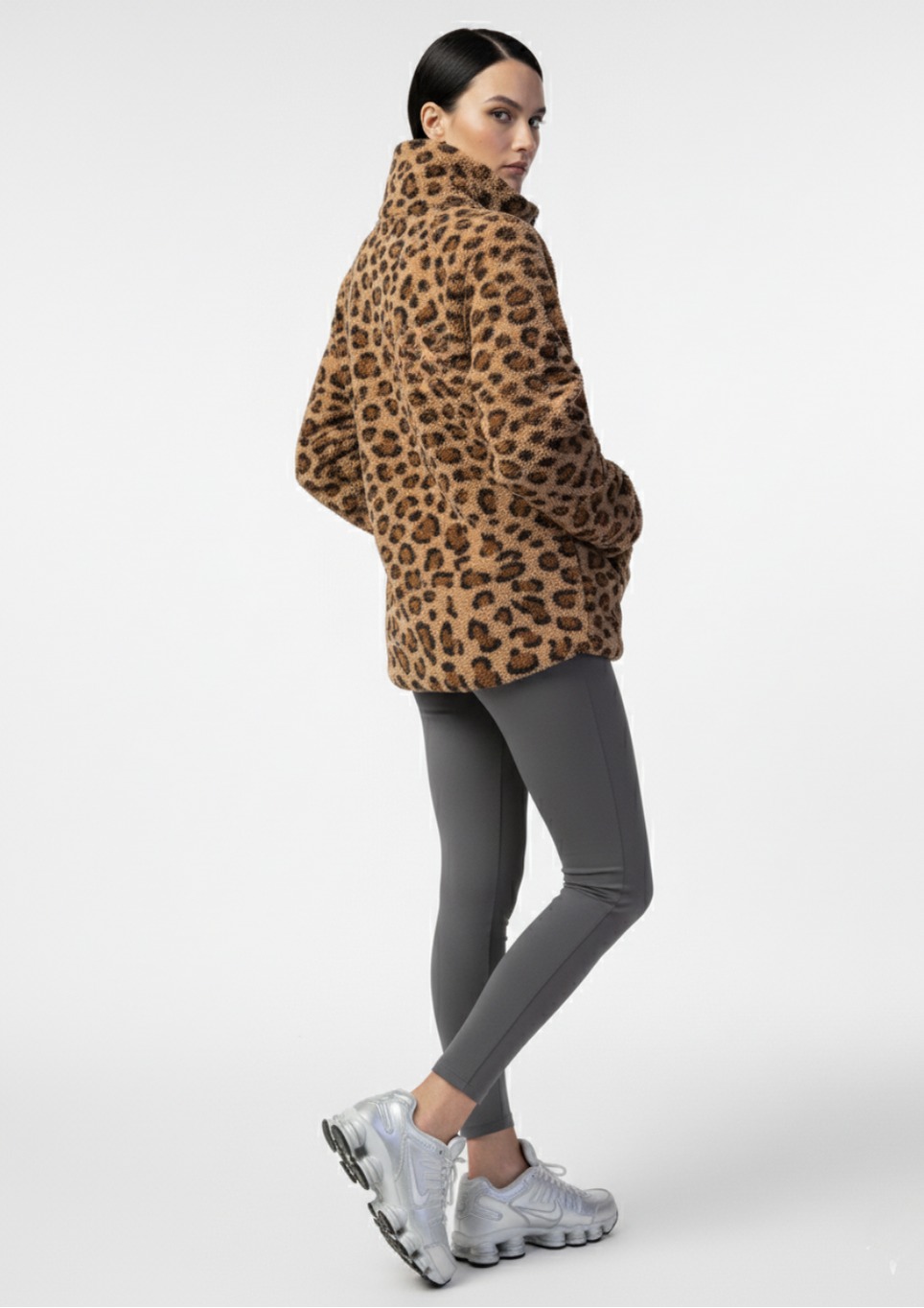 The Trek fleece in Leopard Print