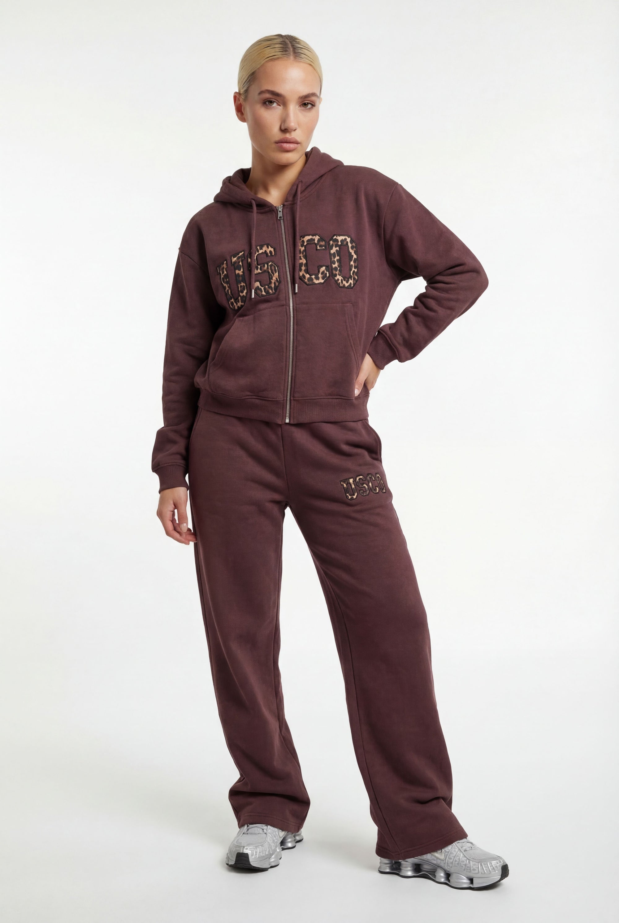 THE UNTAMED TRACKSUIT IN BROWN