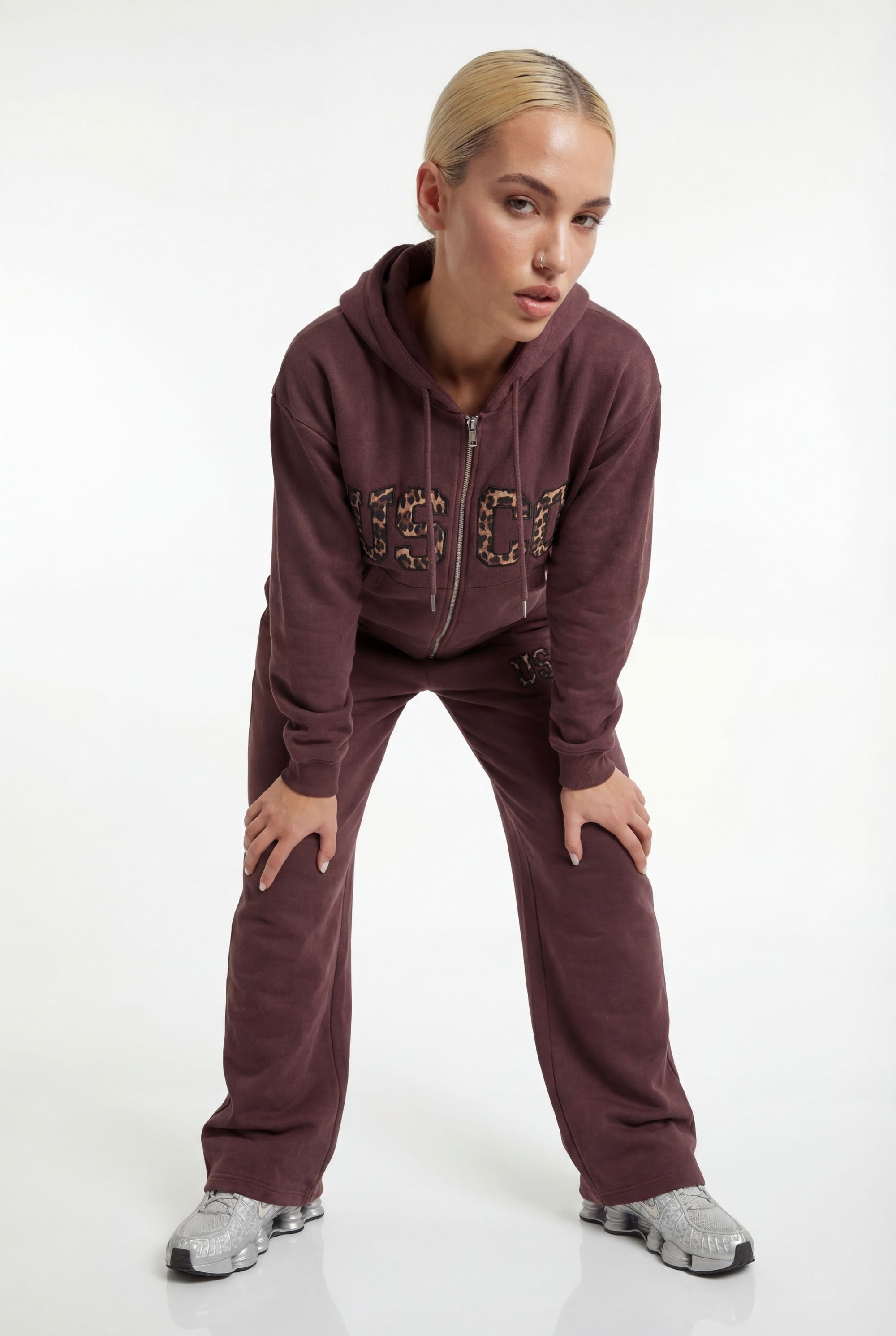 THE UNTAMED TRACKSUIT IN BROWN