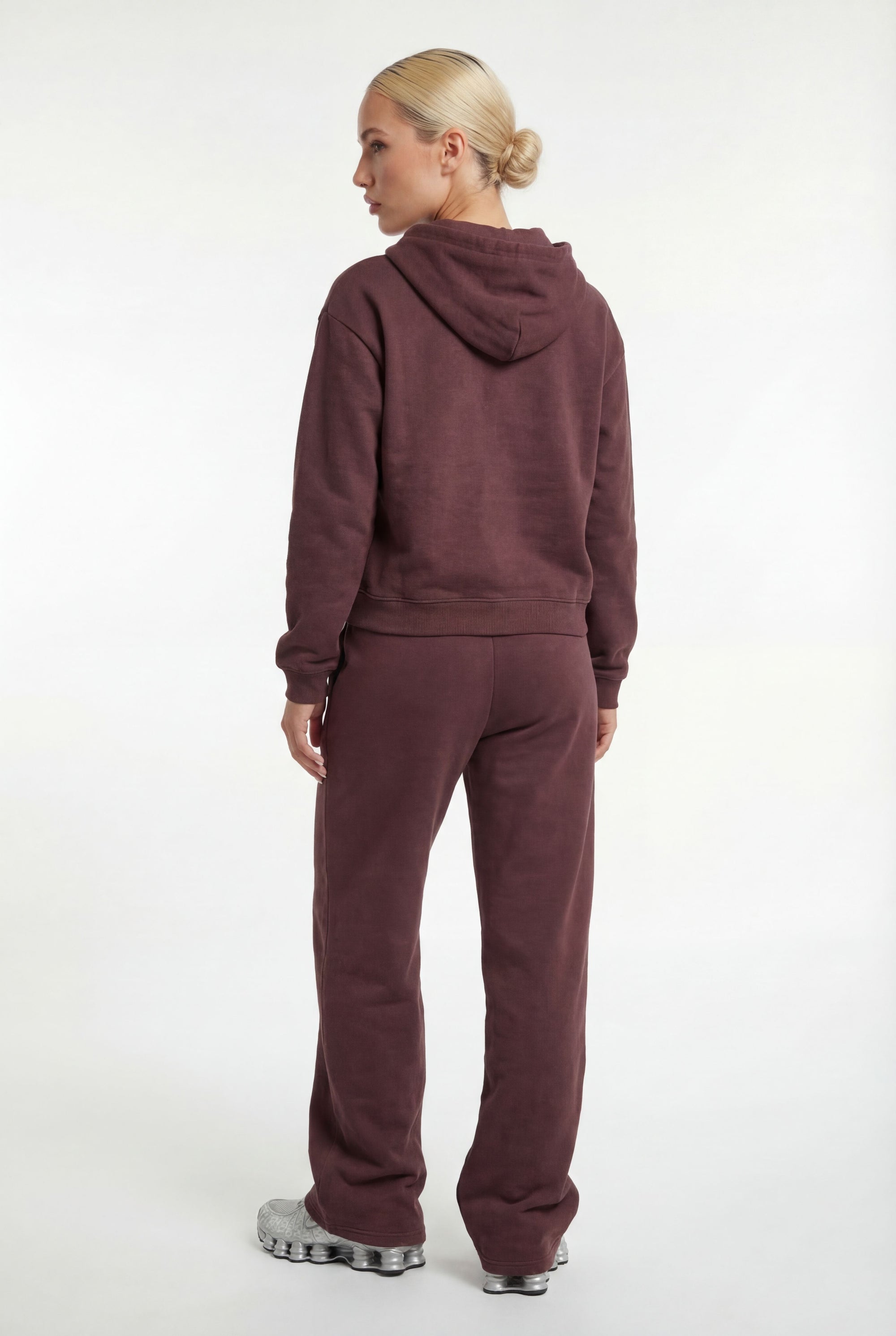 THE UNTAMED TRACKSUIT IN BROWN