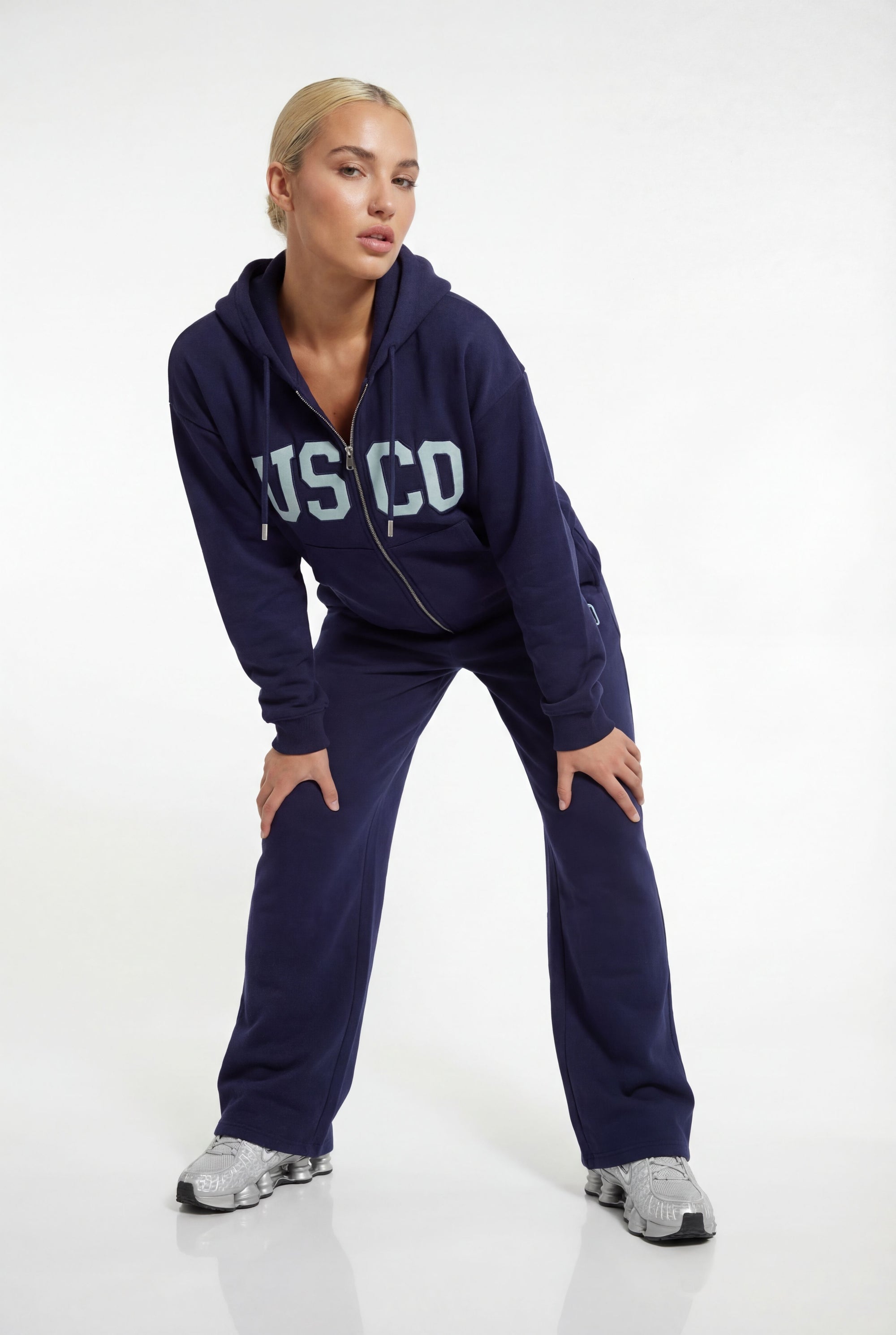 THE UNTAMED TRACKSUIT IN NAVY