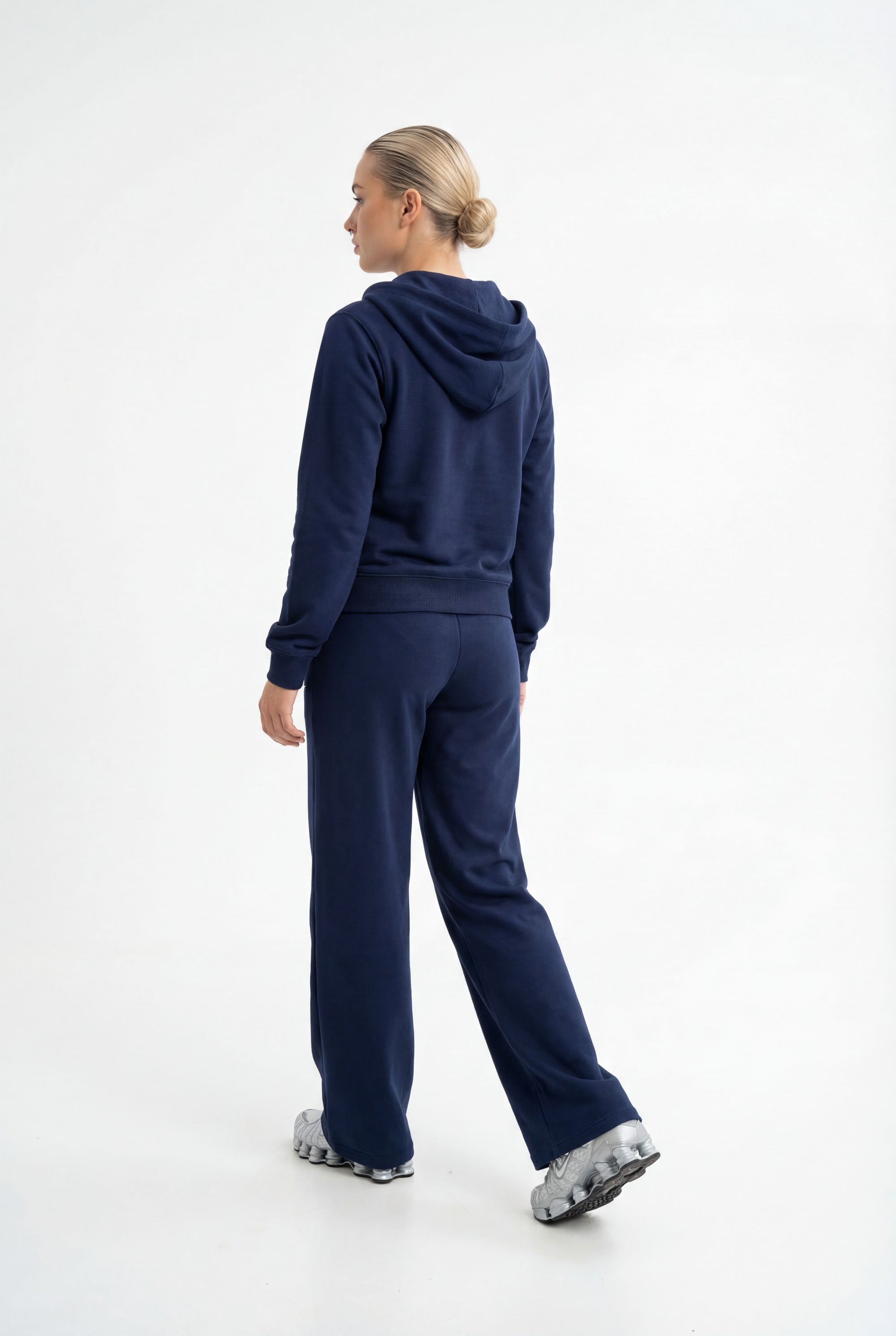 THE UNTAMED TRACKSUIT IN NAVY