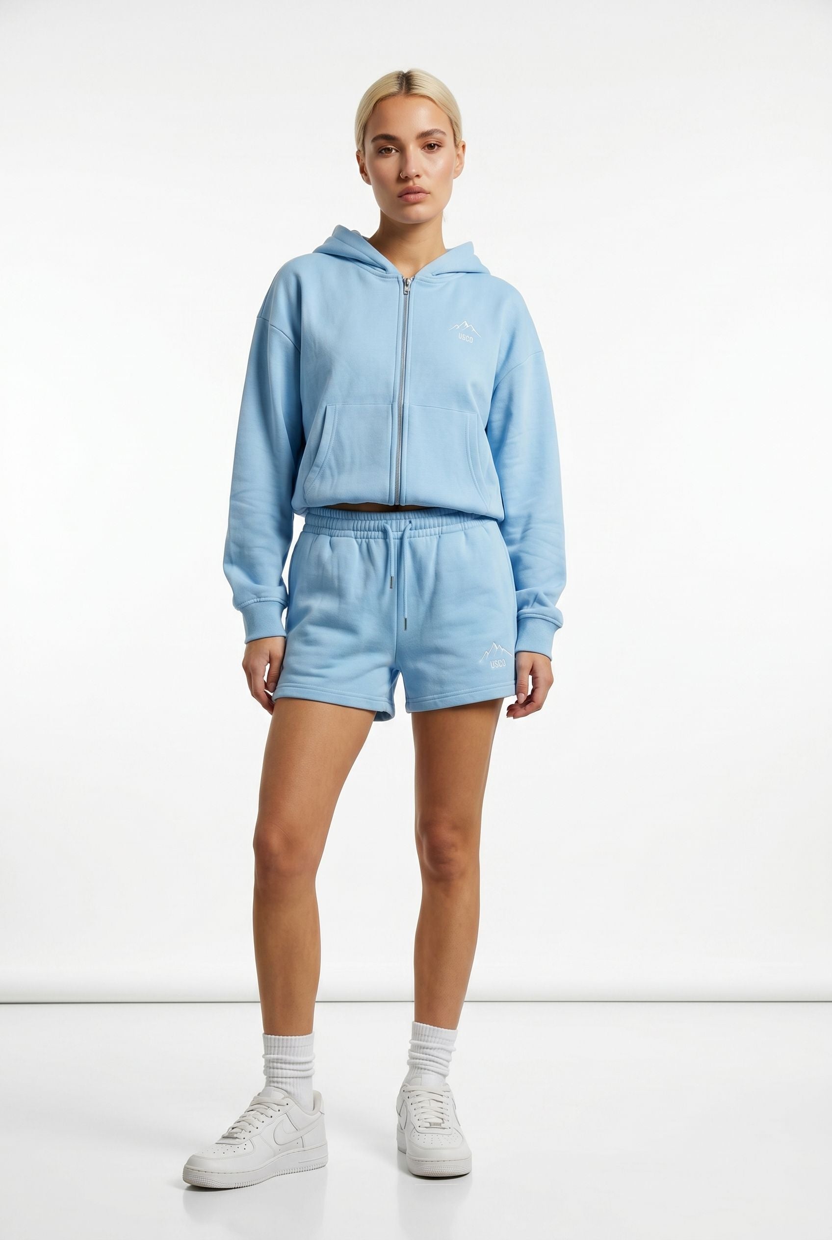 THE AURA SHORT SET IN BLUE
