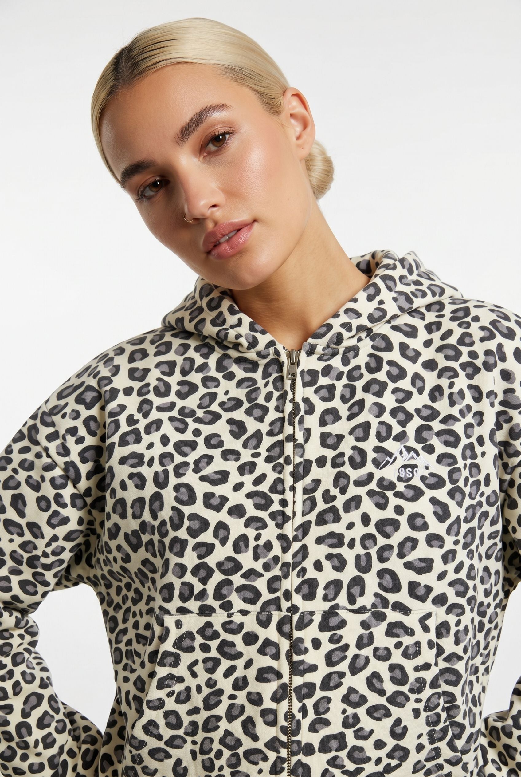 THE AURA SHORT SET IN LEOPARD
