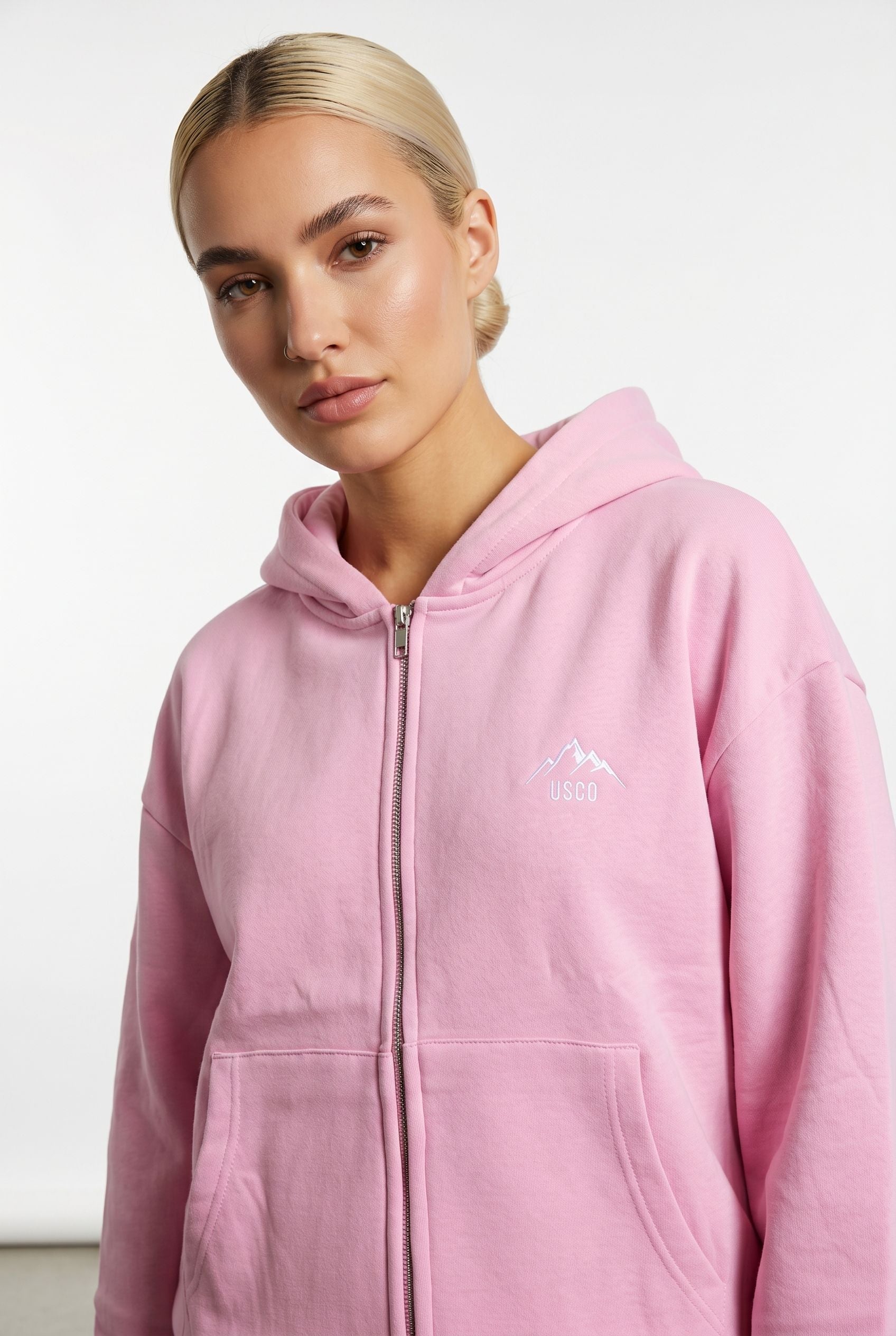 THE AURA SHORT SET IN PINK