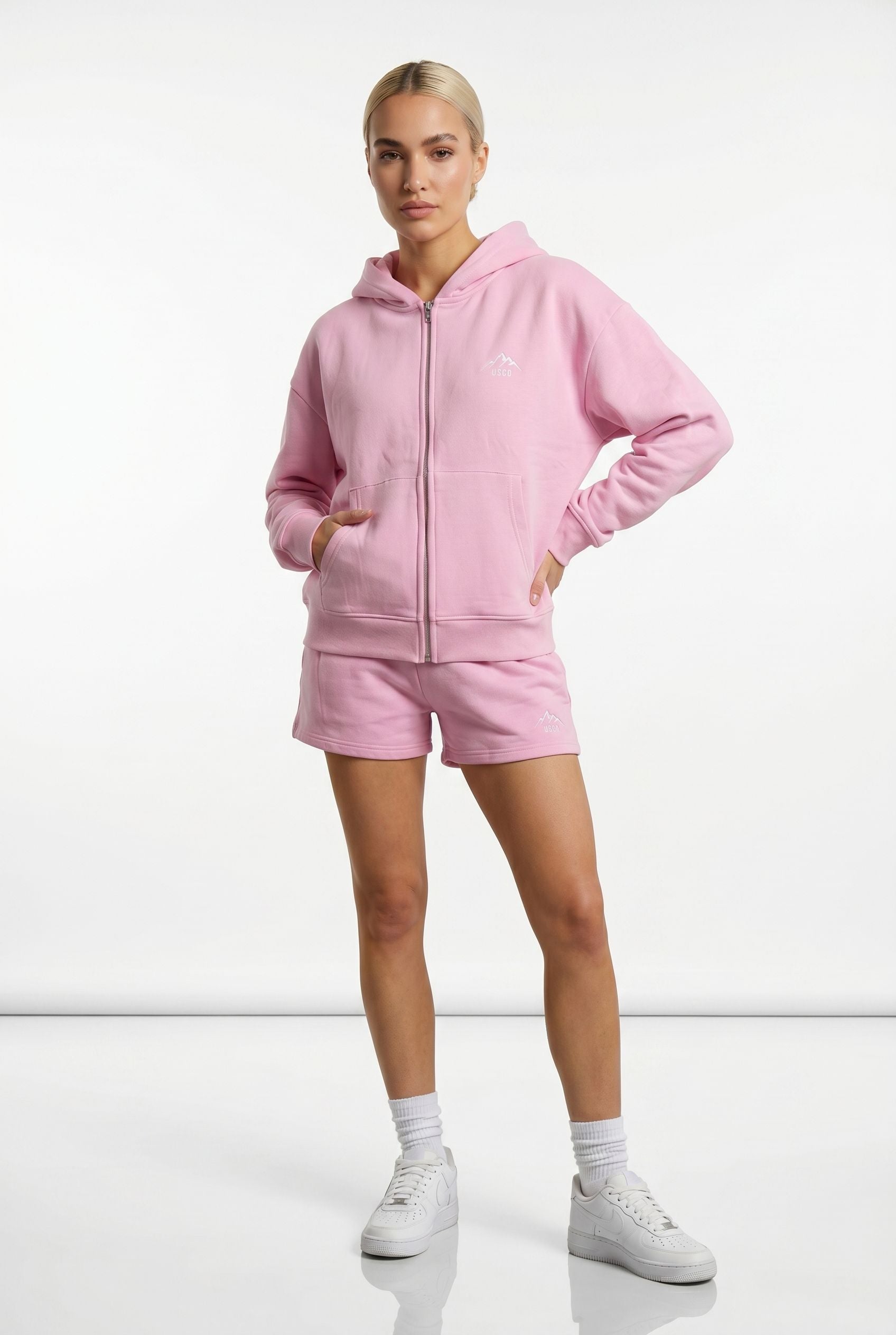 THE AURA SHORT SET IN PINK