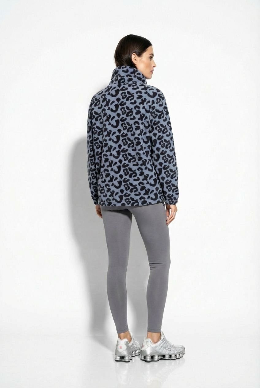 The Trek fleece in black/blue leopard