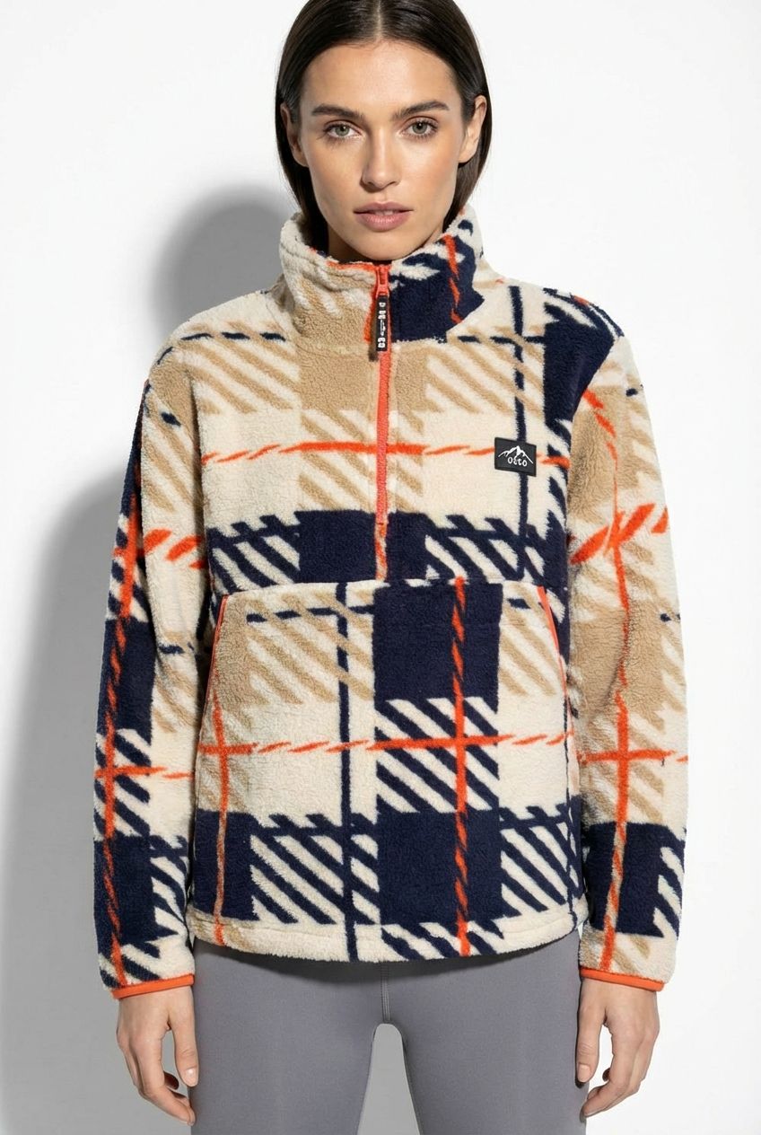 The Trek fleece in Geo Orange