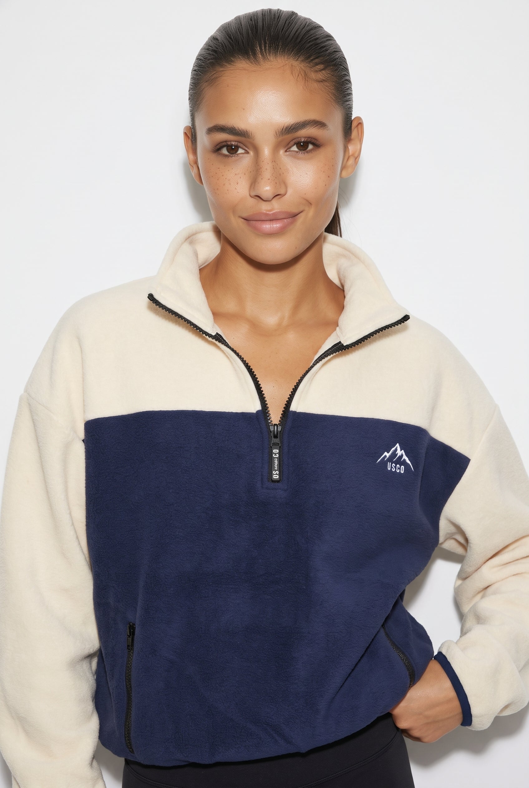 The Wander Fleece in Contrast navy
