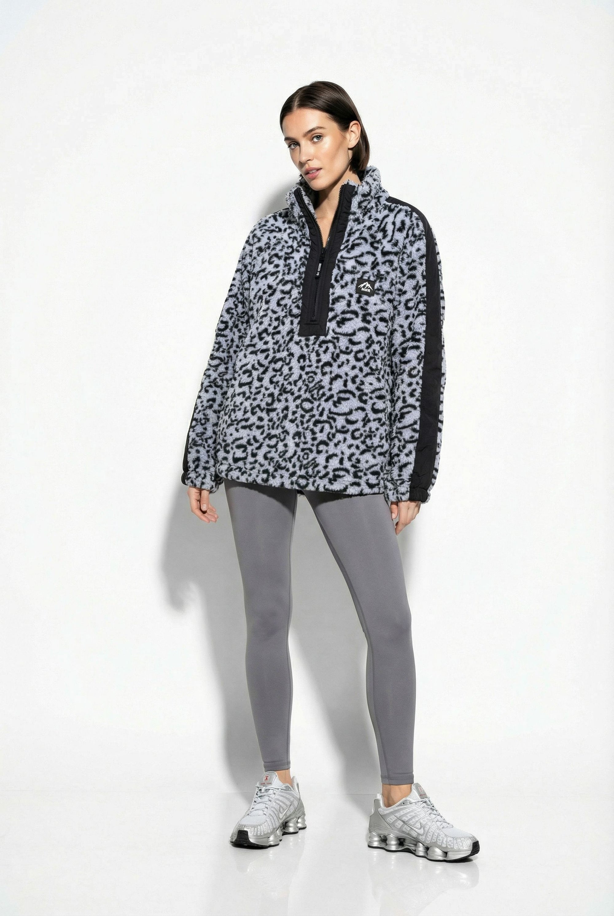 Horizon Fleece in Black/Grey Leopard
