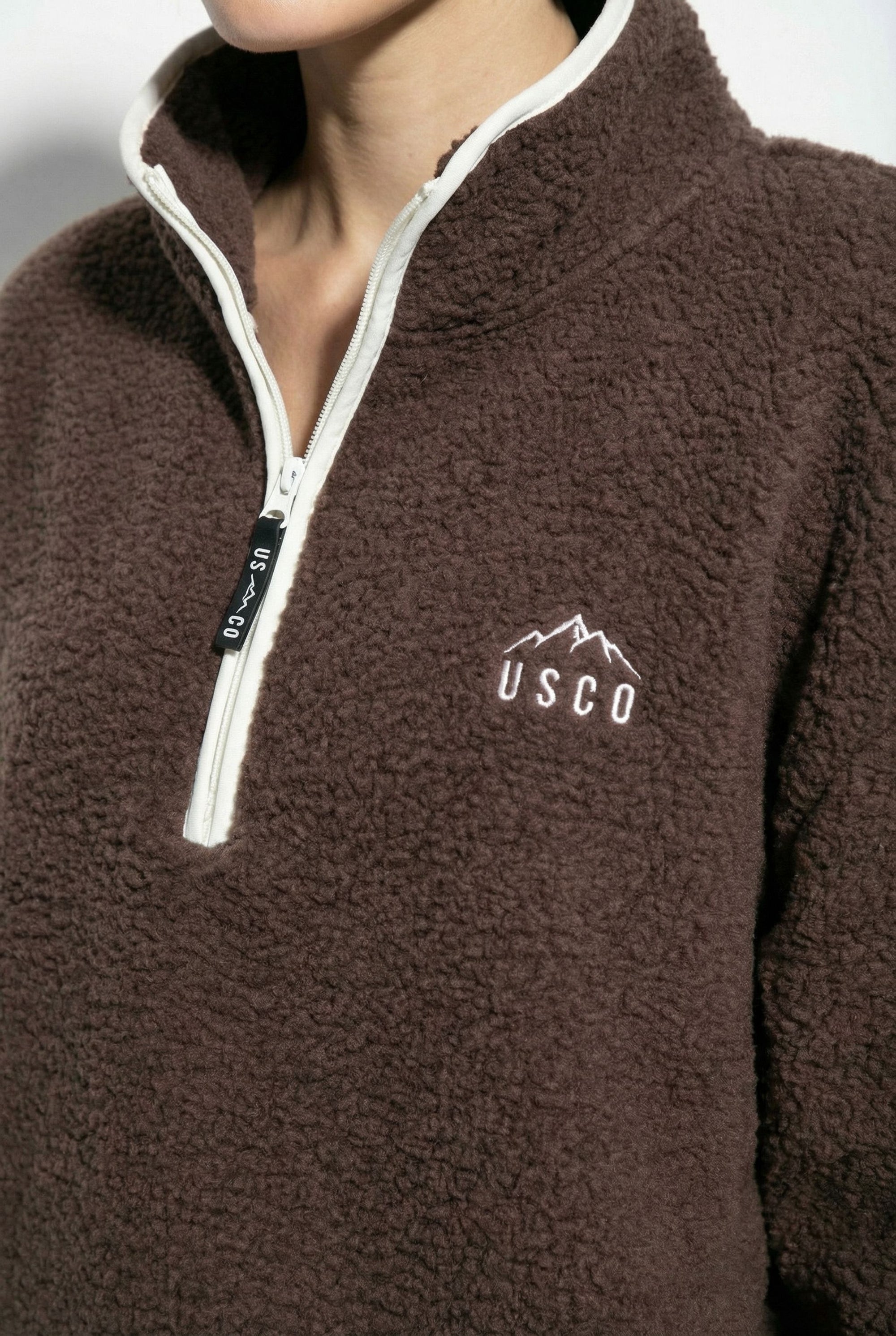 THE CORE-99 FLEECE IN BROWN