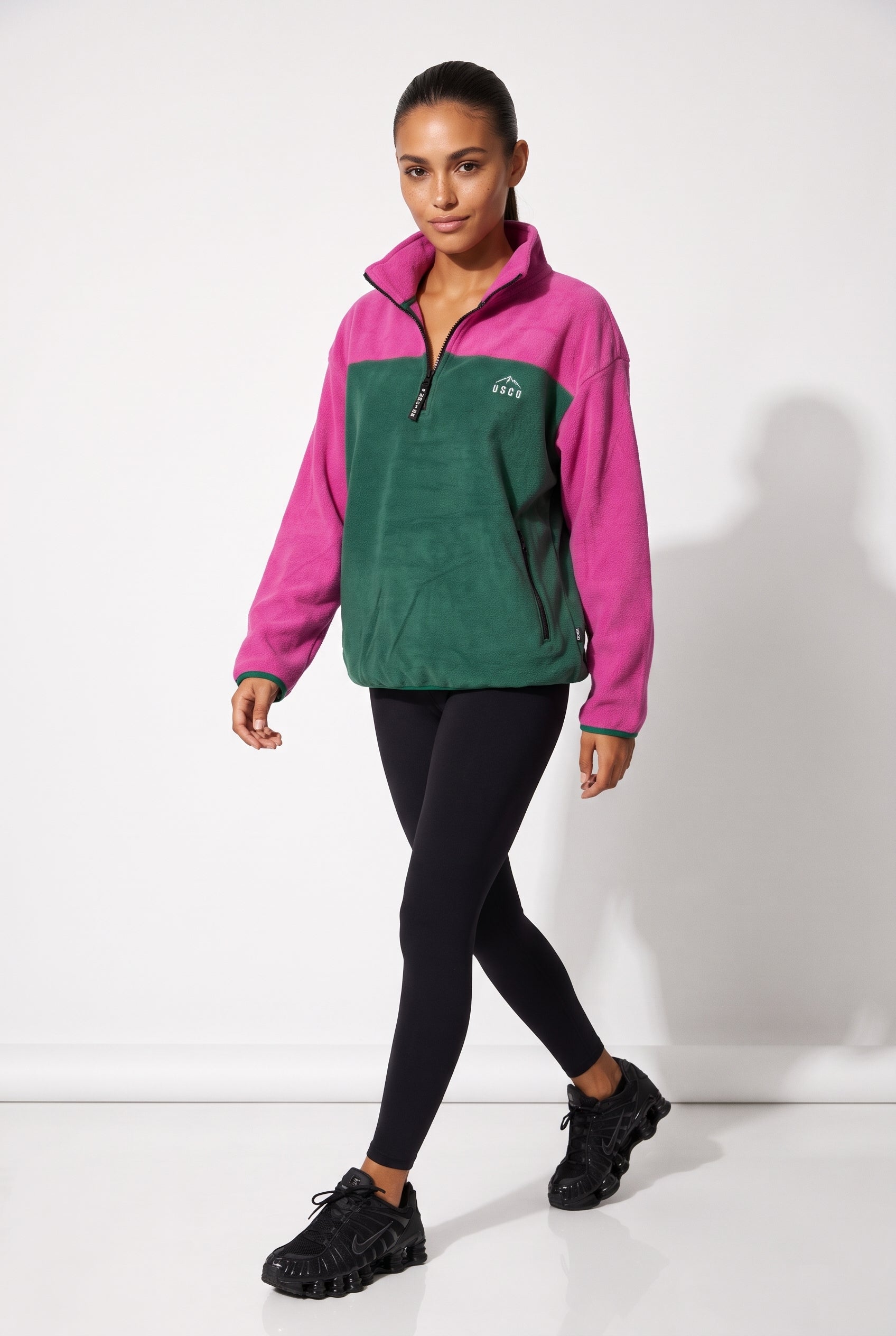 The Wander Fleece in Contrast Emerald