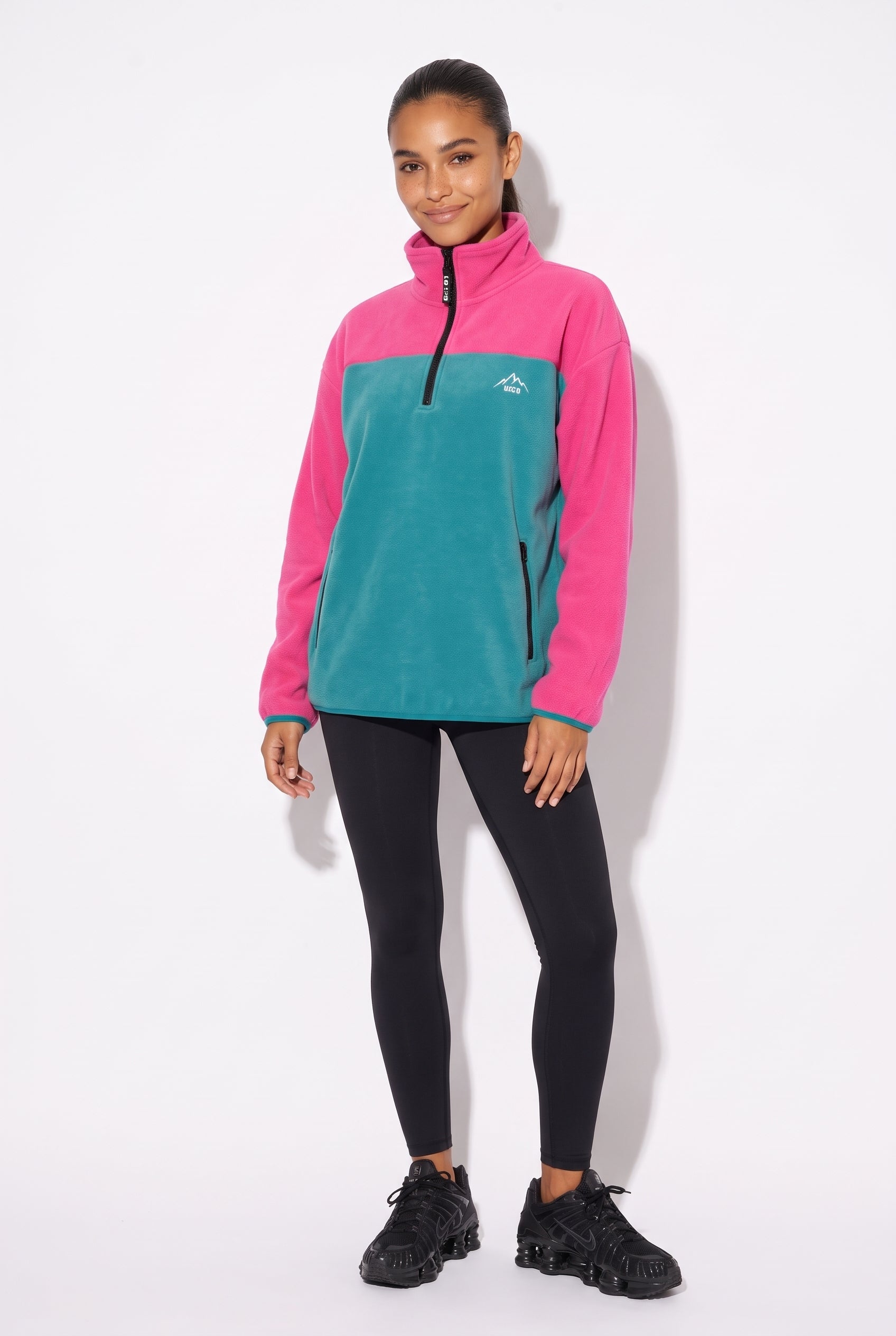 The Wander Fleece in Contrast teal