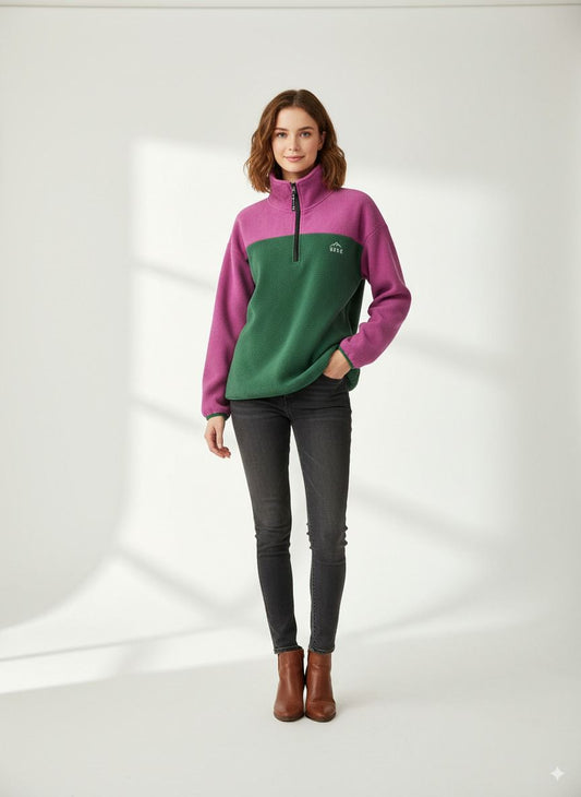 The Wander Fleece in Contrast Emerald